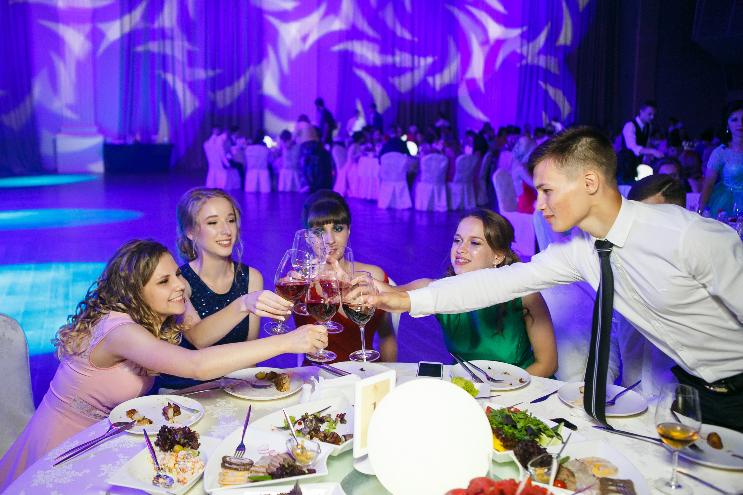 Выпускной. Школа 87. Галич Hall. Фотограф Андрей Баксов