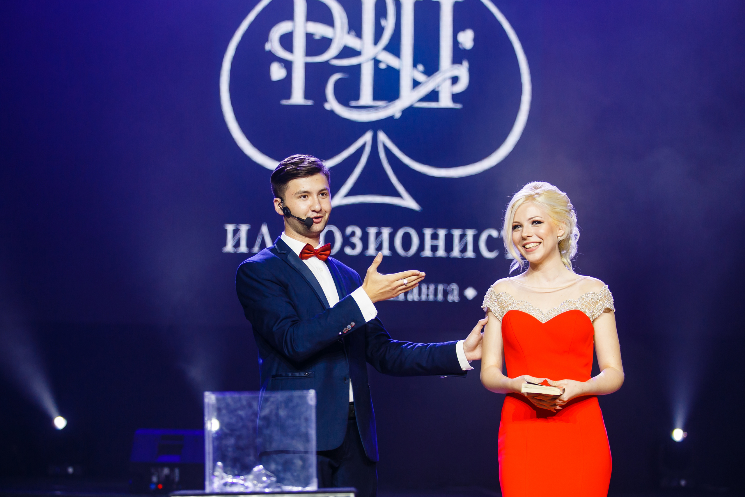 Выпускной. Школа 87. Галич Hall. Фотограф Андрей Баксов