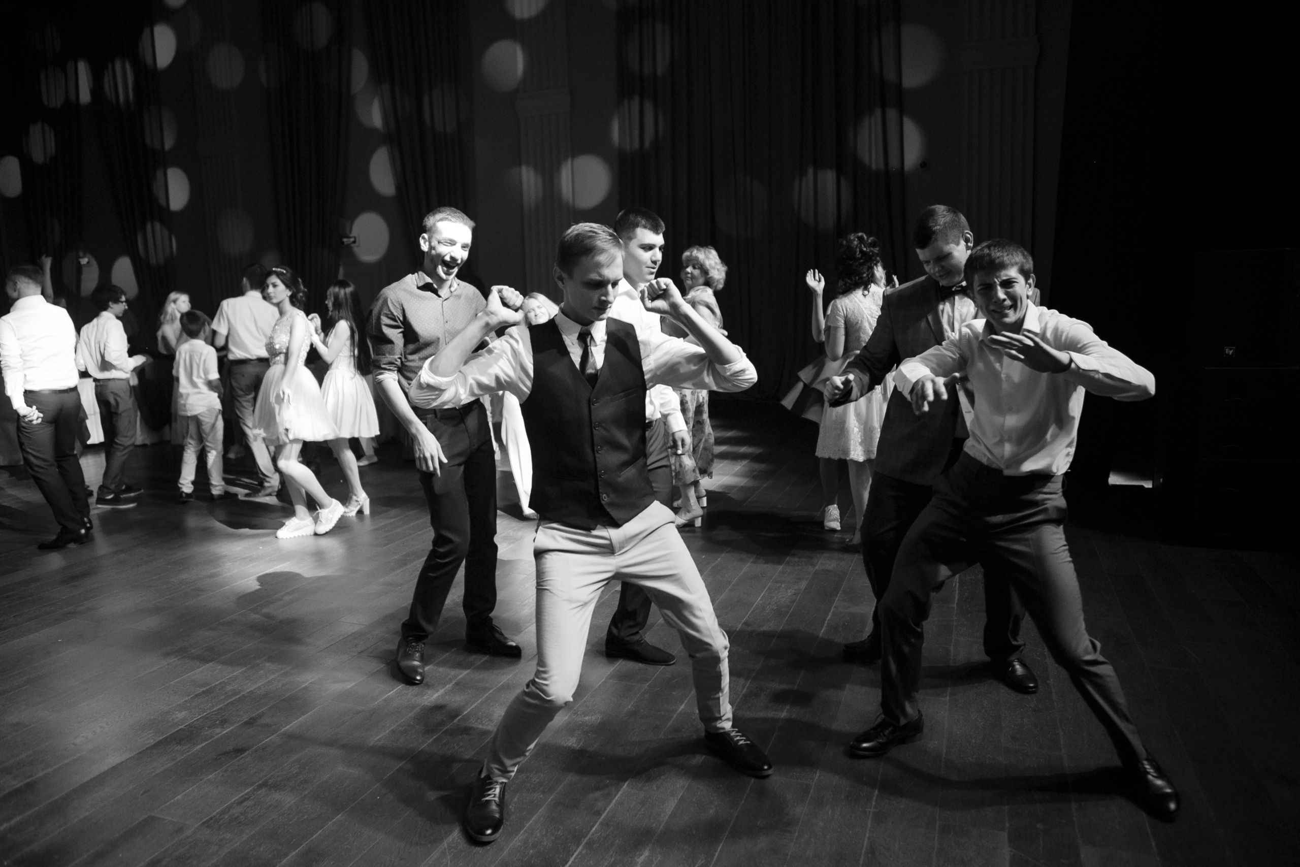 Выпускной. Школа 87. Галич Hall. Фотограф Андрей Баксов