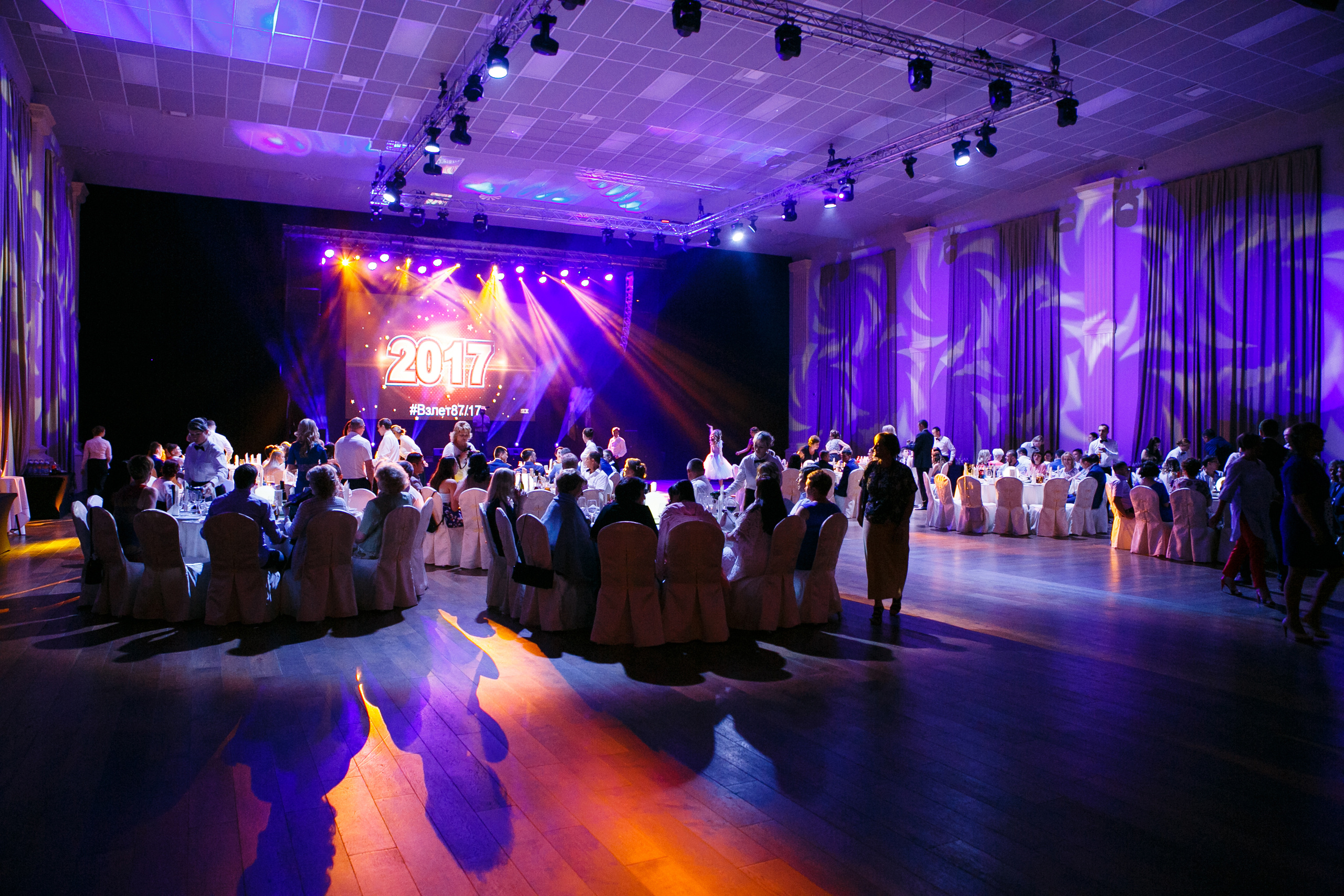 Выпускной. Школа 87. Галич Hall. Фотограф Андрей Баксов