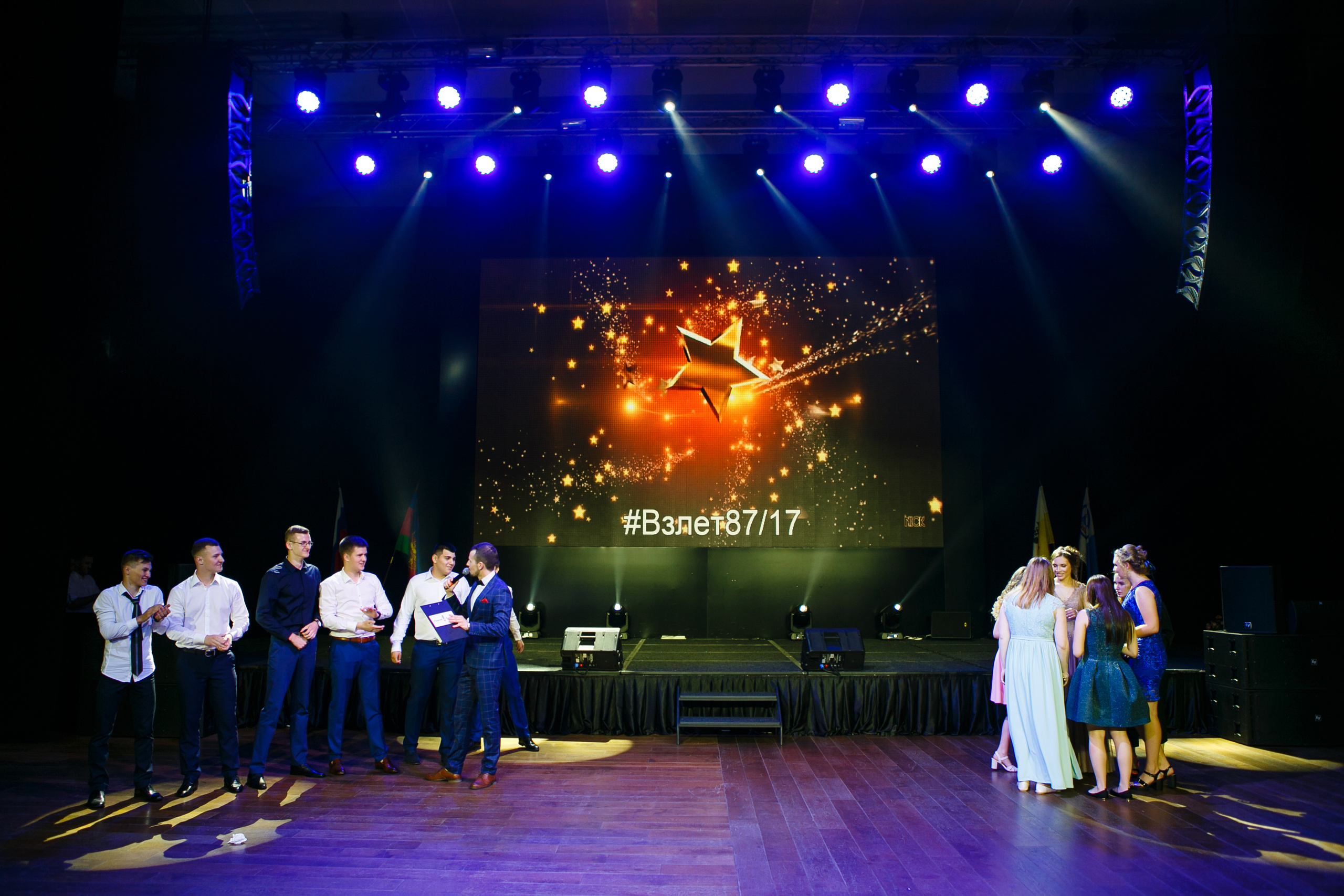 Выпускной. Школа 87. Галич Hall. Фотограф Андрей Баксов