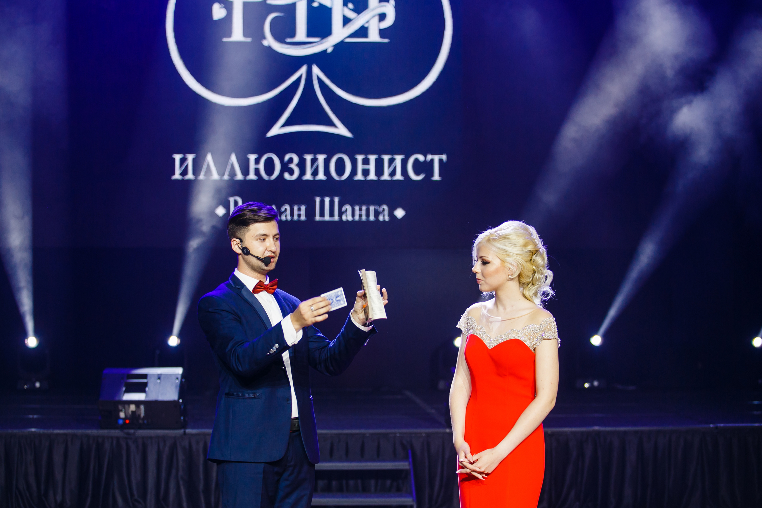 Выпускной. Школа 87. Галич Hall. Фотограф Андрей Баксов