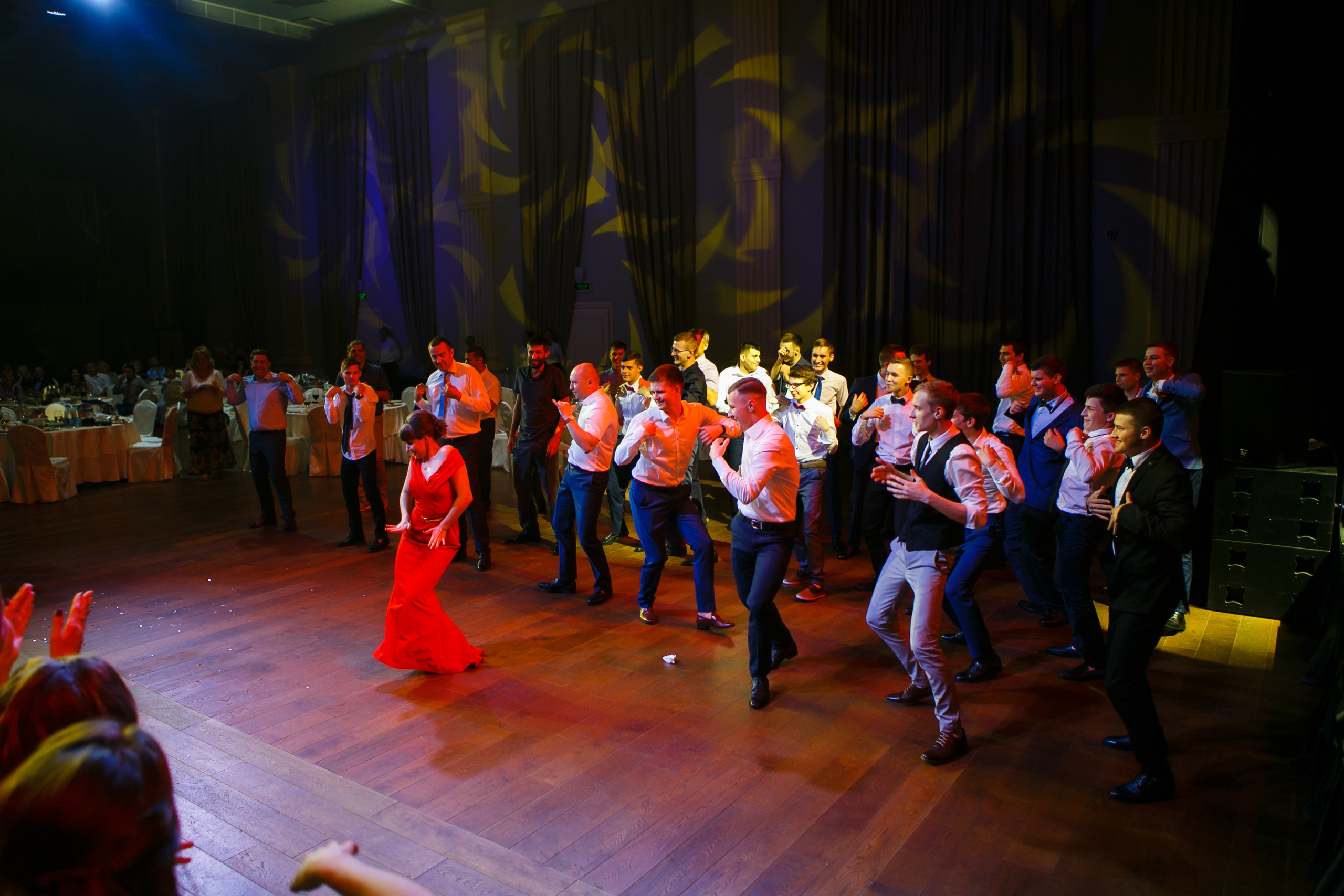 Выпускной. Школа 87. Галич Hall. Фотограф Андрей Баксов