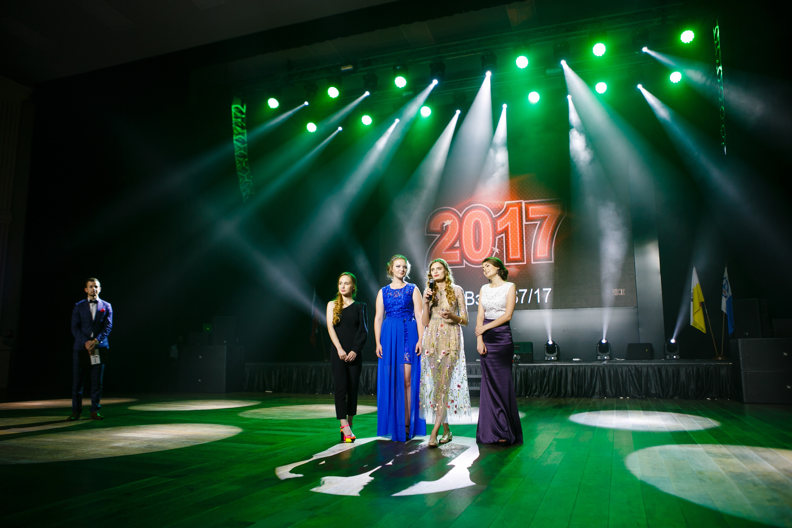 Выпускной. Школа 87. Галич Hall. Фотограф Андрей Баксов