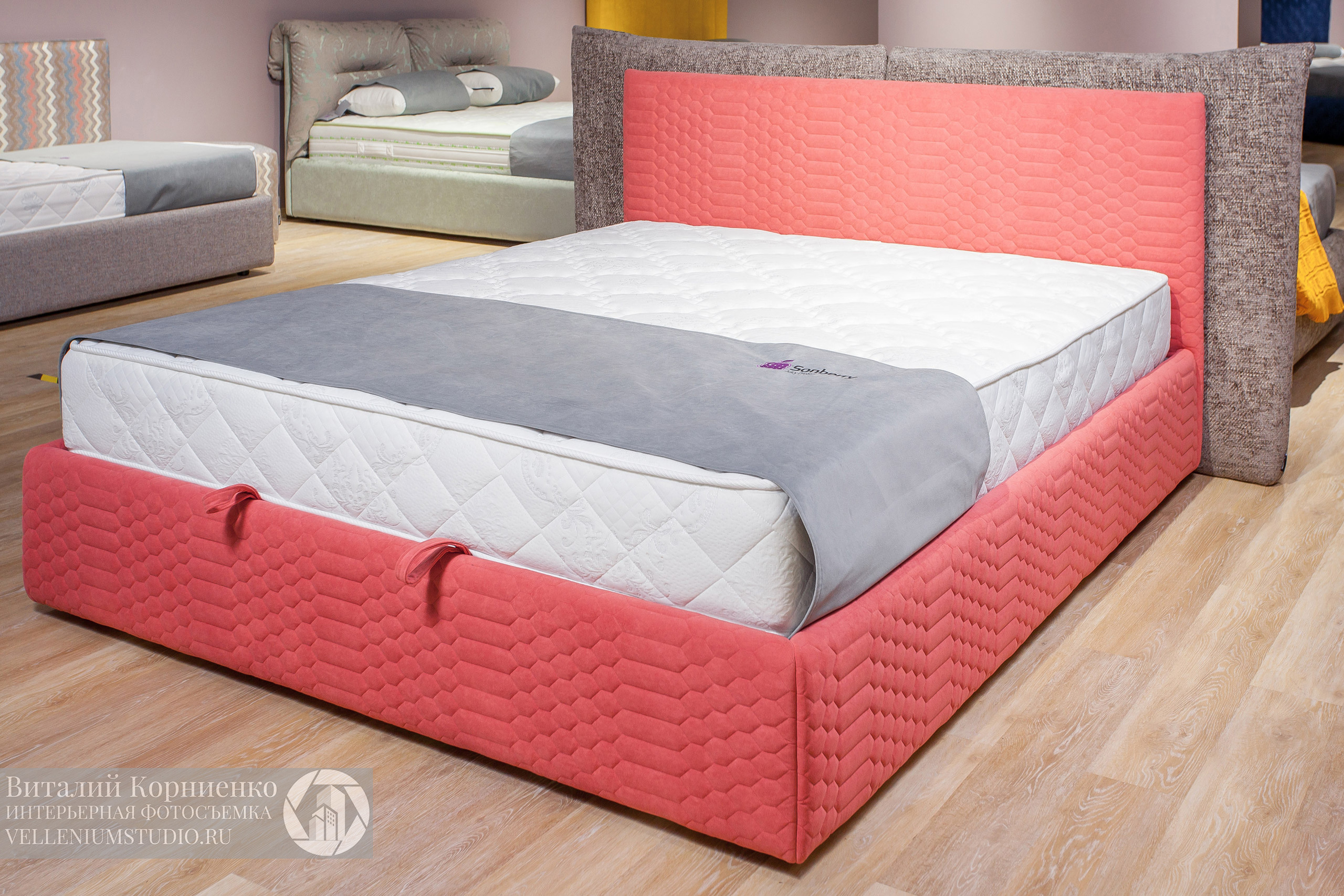 Фотосъемка кроватей в салоне мебели. Интерьерный фотограф Краснодар: профессионально по доступным ценам