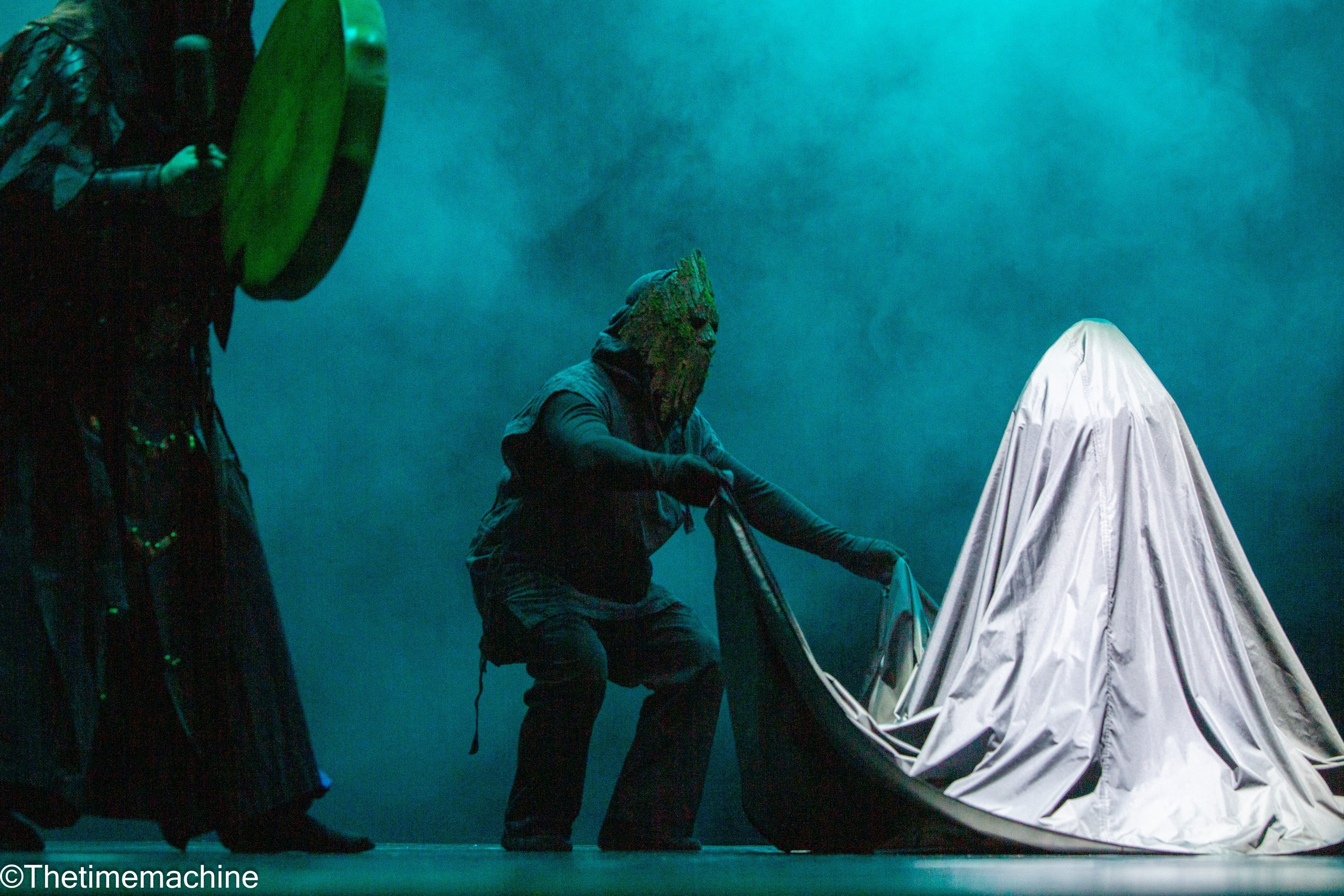 ТЕАТР. Фотограф для маркетплейсов Михаил Бове