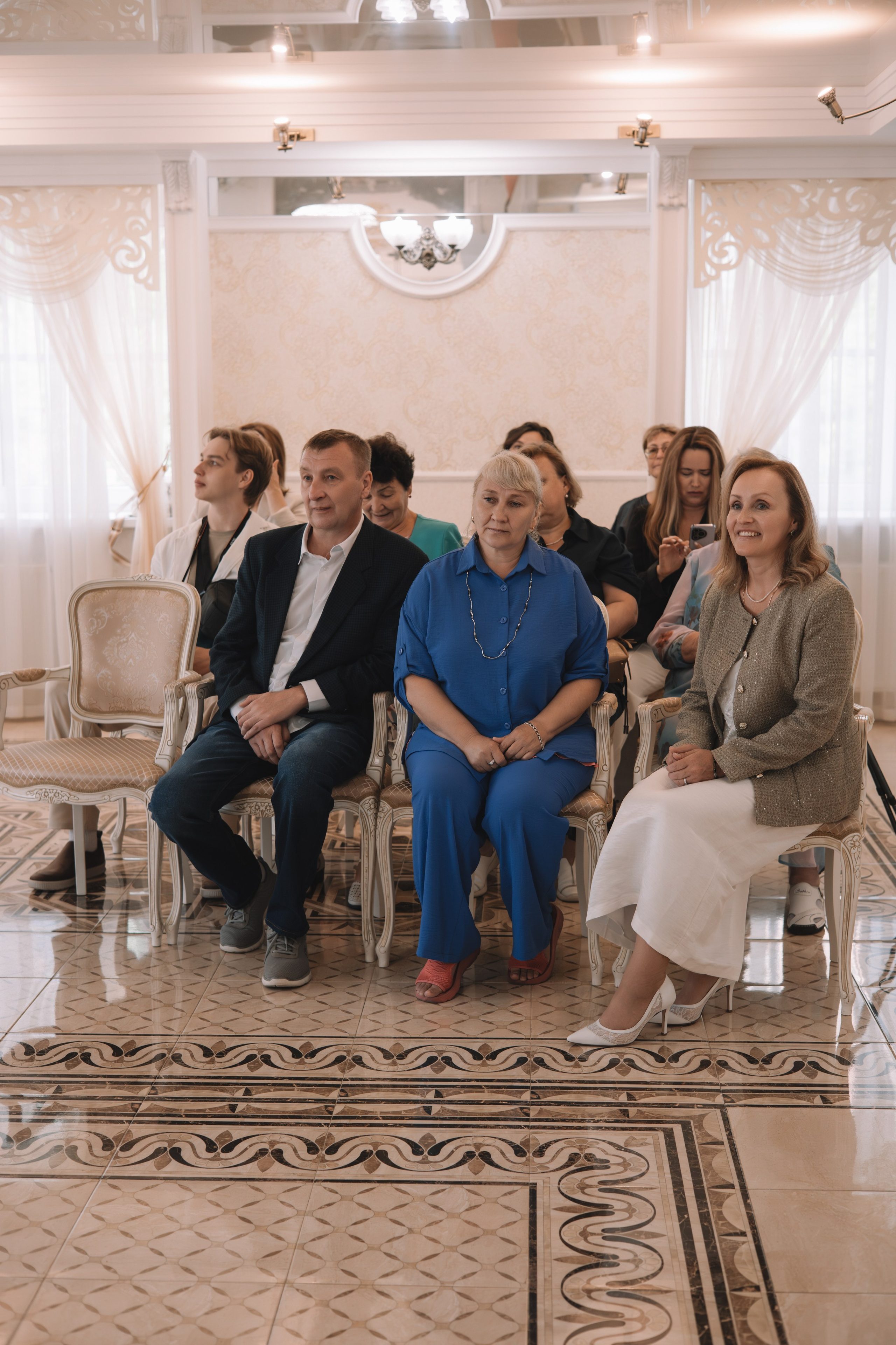 Анна и Евгений|Петергоф. Семейный фотограф в Санкт-Петербурге. Запечатление мгновений и ярких воспоминаний в Вашей жизни