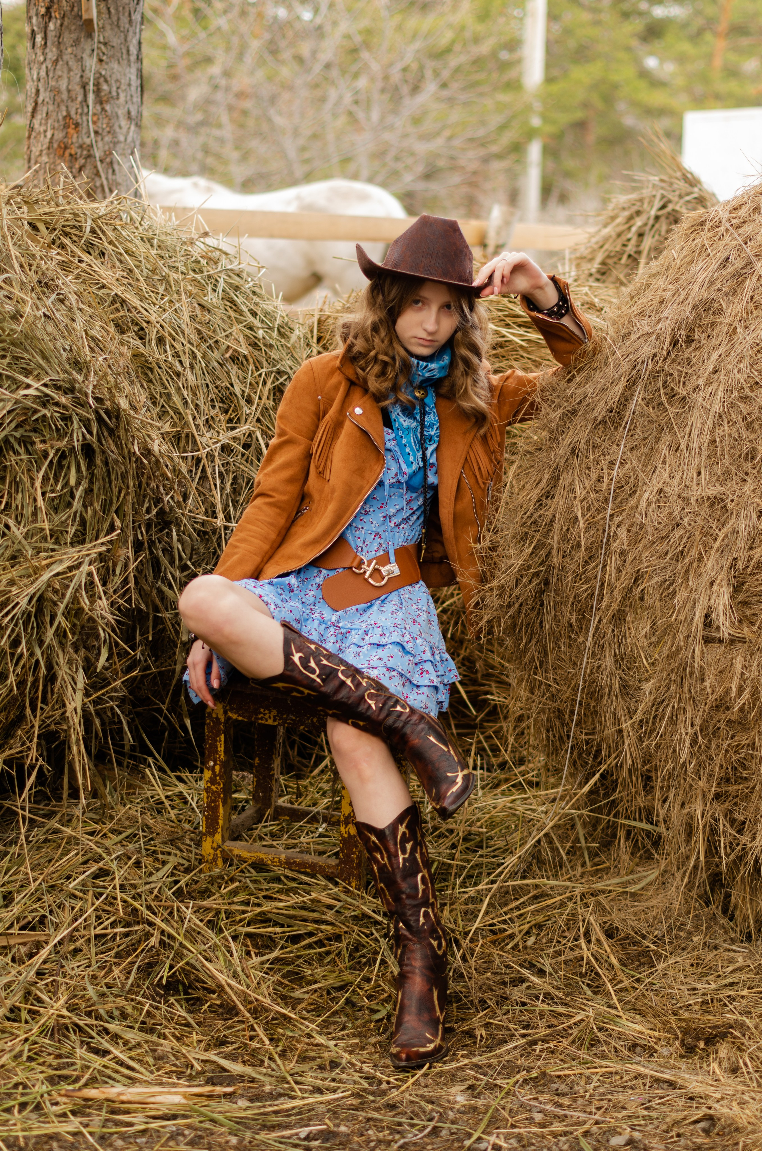 Ковбойская девчонка. Фотограф Марина Доглядная Челябинск фотосессии с лошадьми, мотоциклами