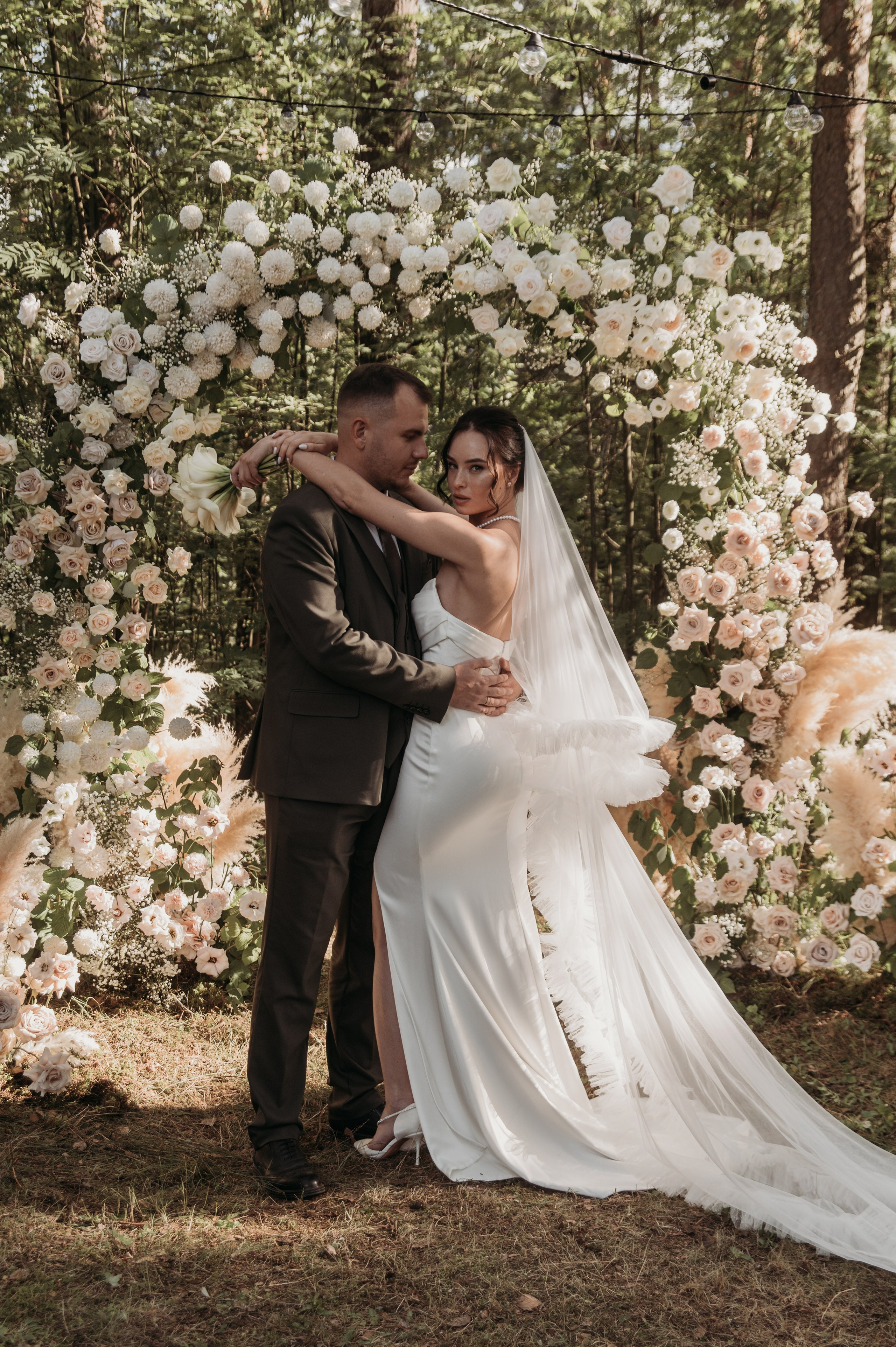 Галерея со свадьбы в Твери, красивая пара в Домотканово. Свадебный фотограф в Твери, Москве и Санкт-Петербурге Денисова Екатерина