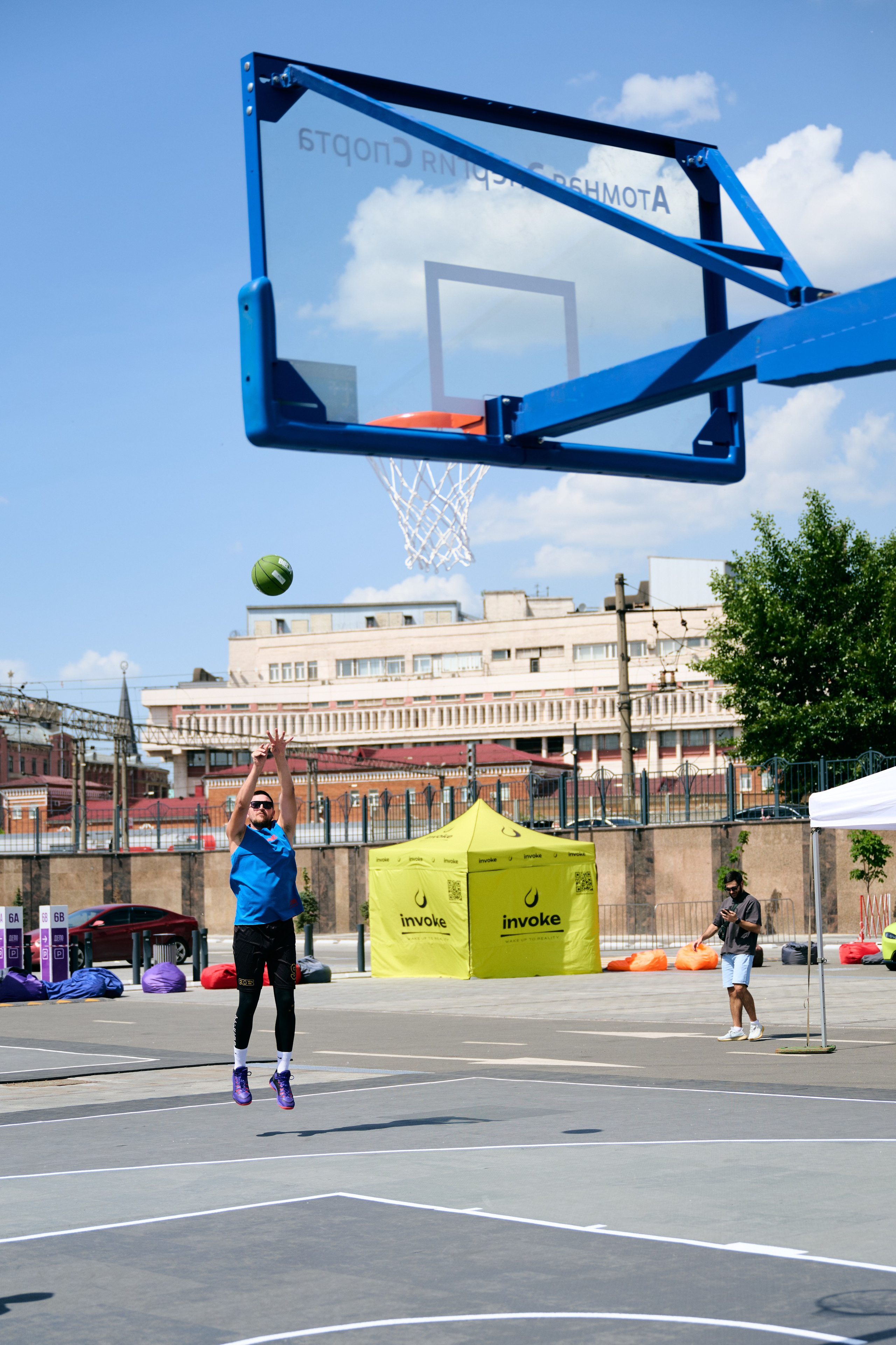 Invoke — Легенды улиц. Фотограф в Москве — Новиков Владислав