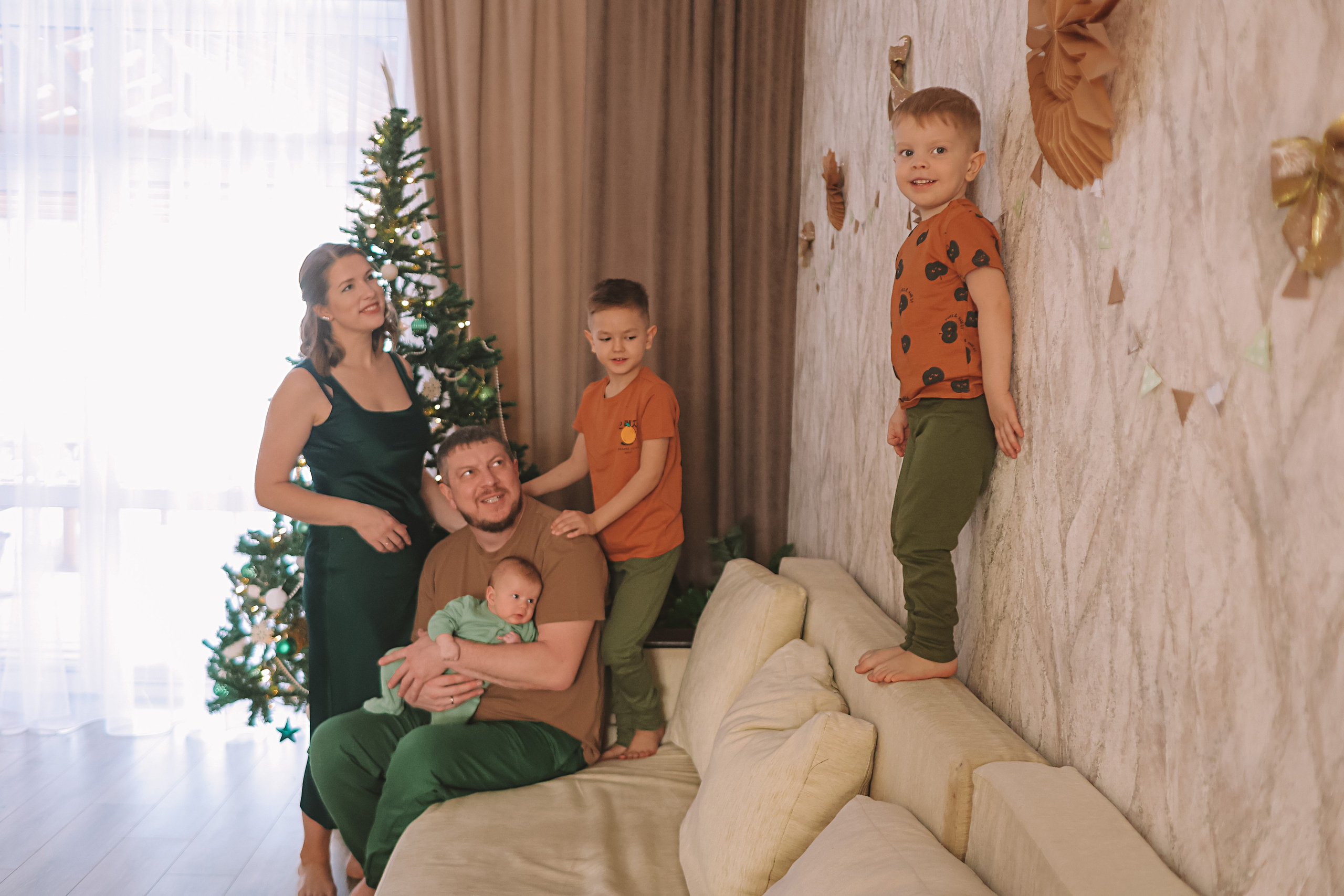 Команда. Семейный фотограф Тюмень, фотограф на роды Салмина Мария