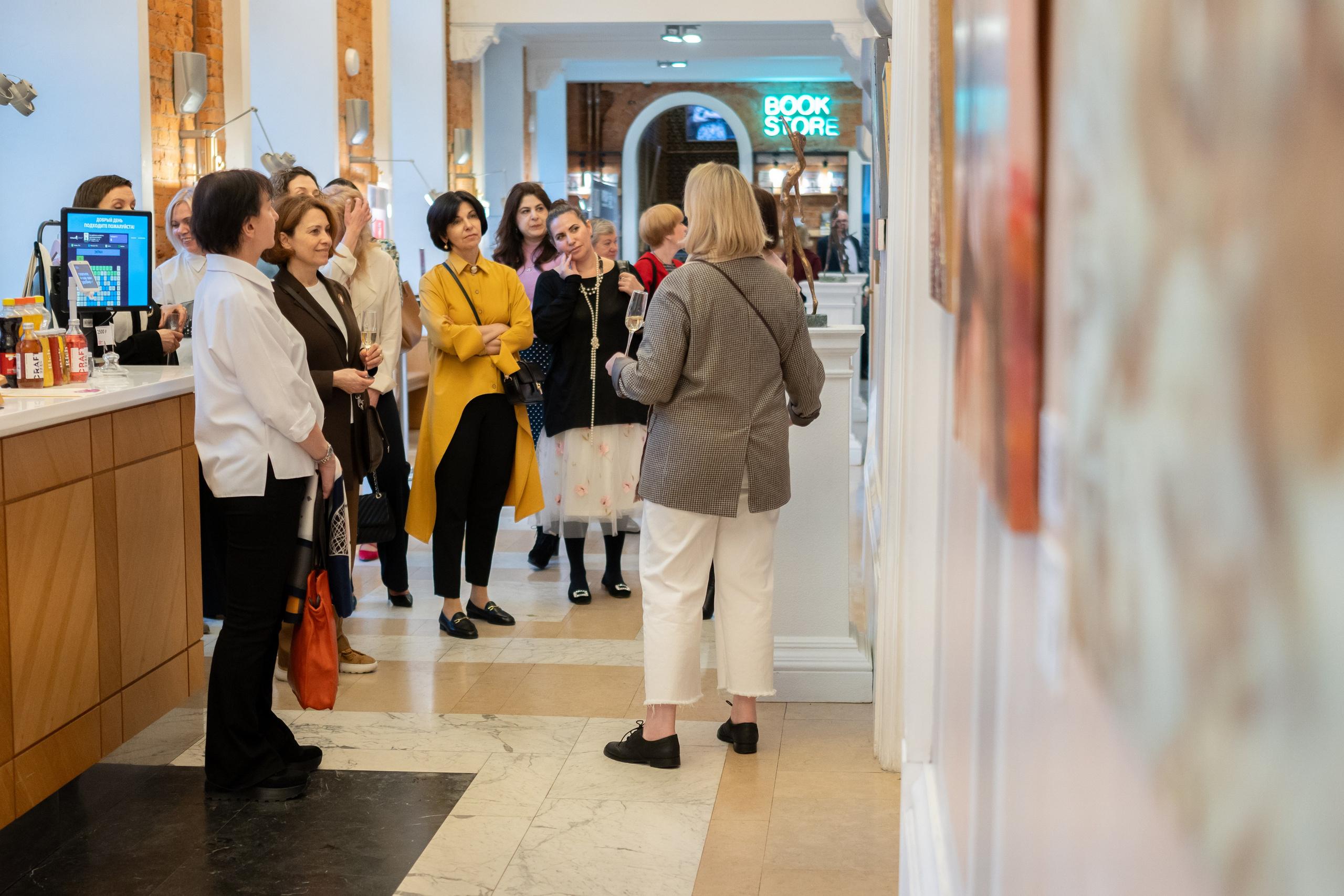 Выставка «Мы и Майя» — экскурсия и дегустационный ужин. Фотограф и видеограф в Москве Анна Матюхина