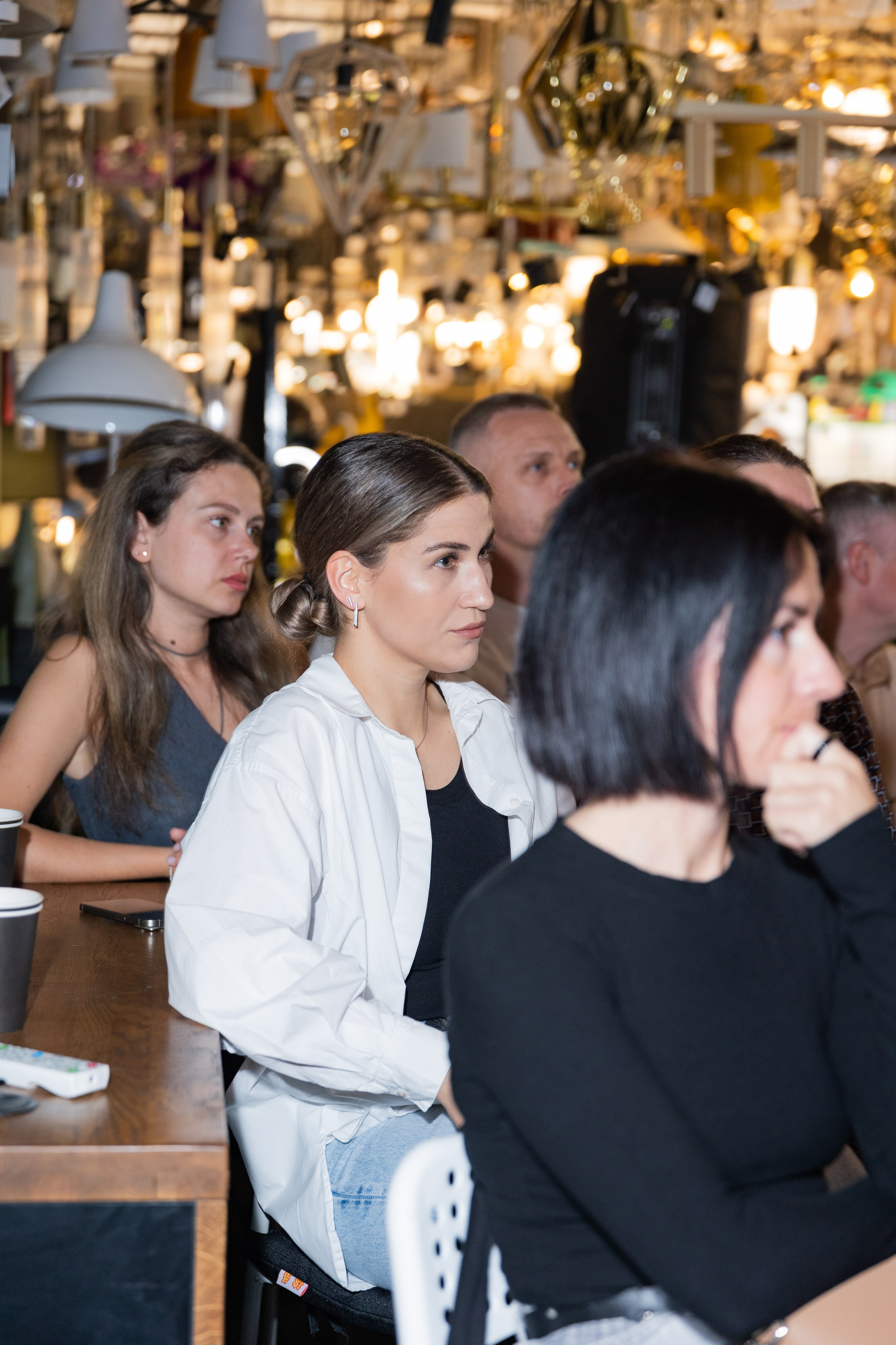 Презентация в салоне света Абажюр. Выпускные альбомы во Владивостоке
