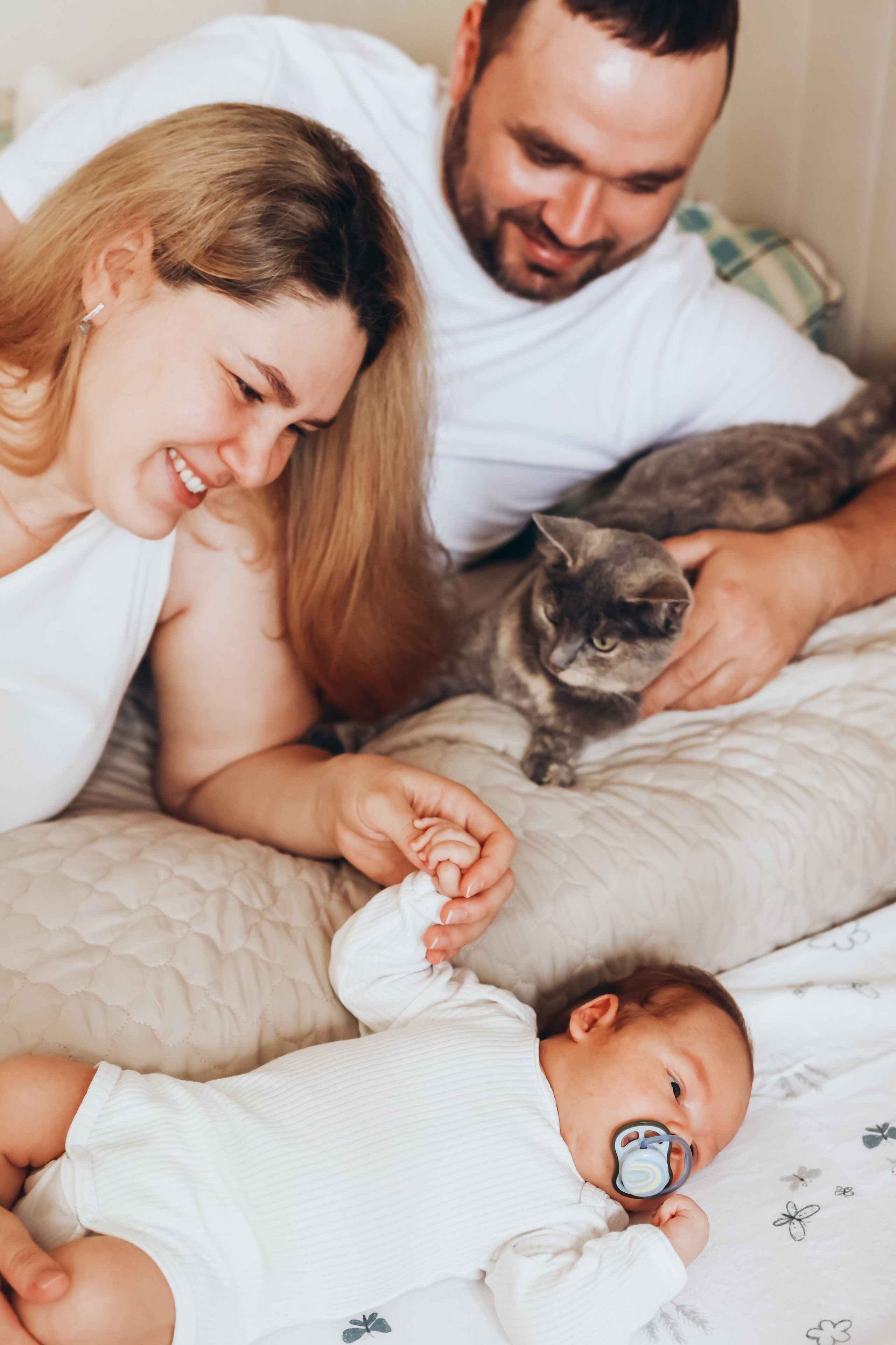 Домашняя семейная фотосессия с новорожденным. Фотограф в Екатеринбурге Пойгина Елена