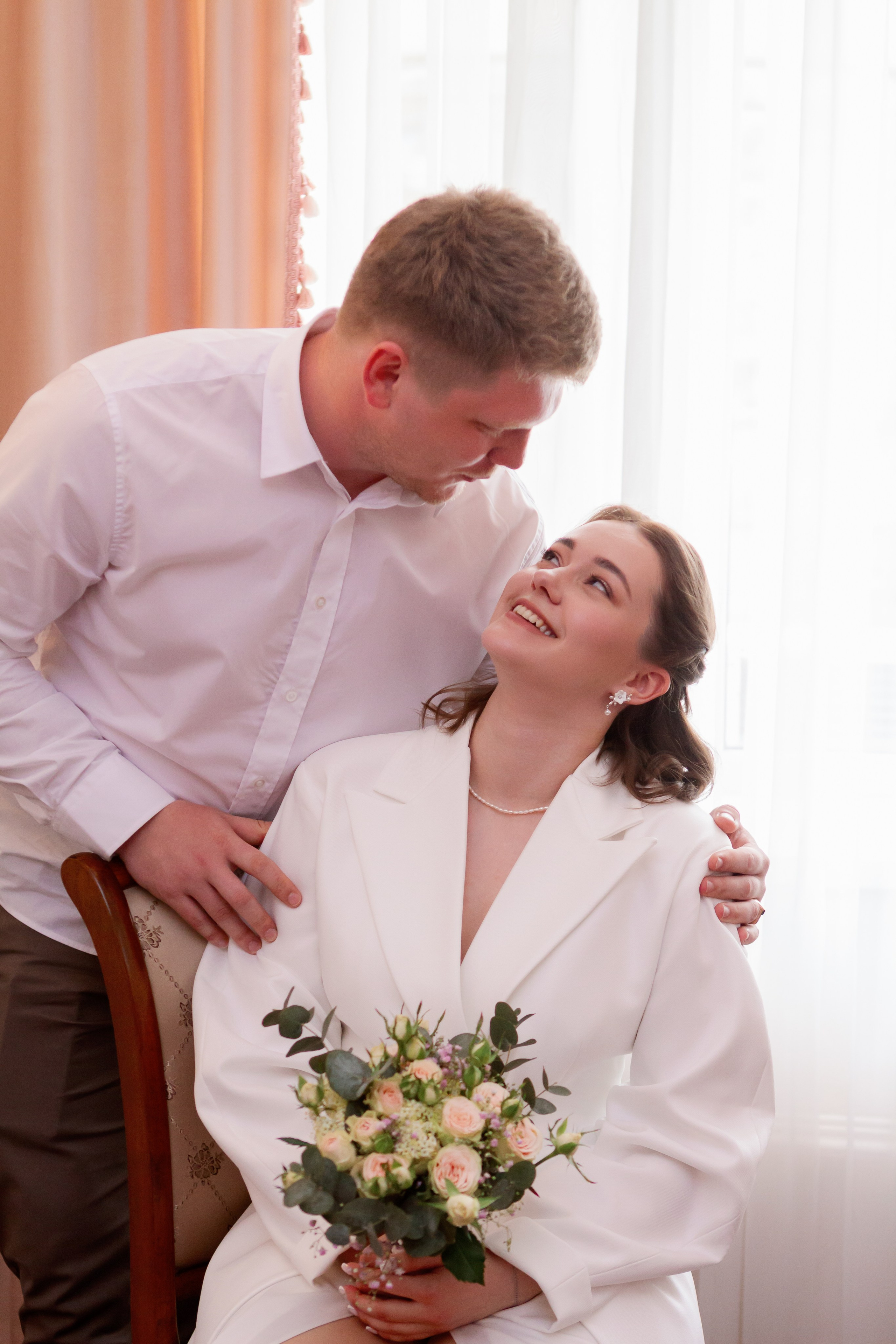 Никита и Елизавета. Свадебная фотосъёмка в ЗАГСе, Екатеринбург. Фотограф в Екатеринбурге Пойгина Елена