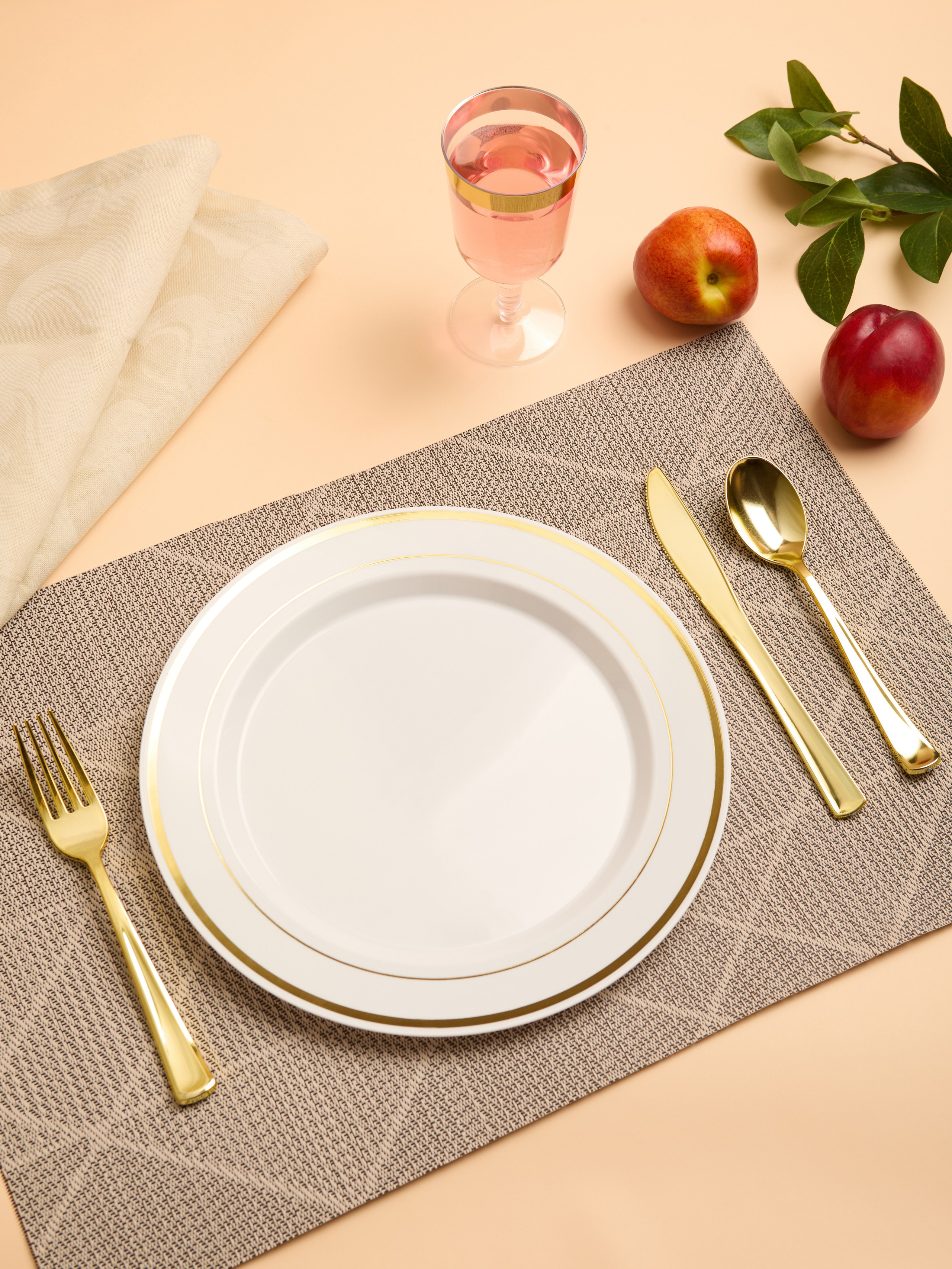 Пластиковая посуда. Сайт о предметной, имиджевой и портретной фотографии, фотограф Фил Киреев