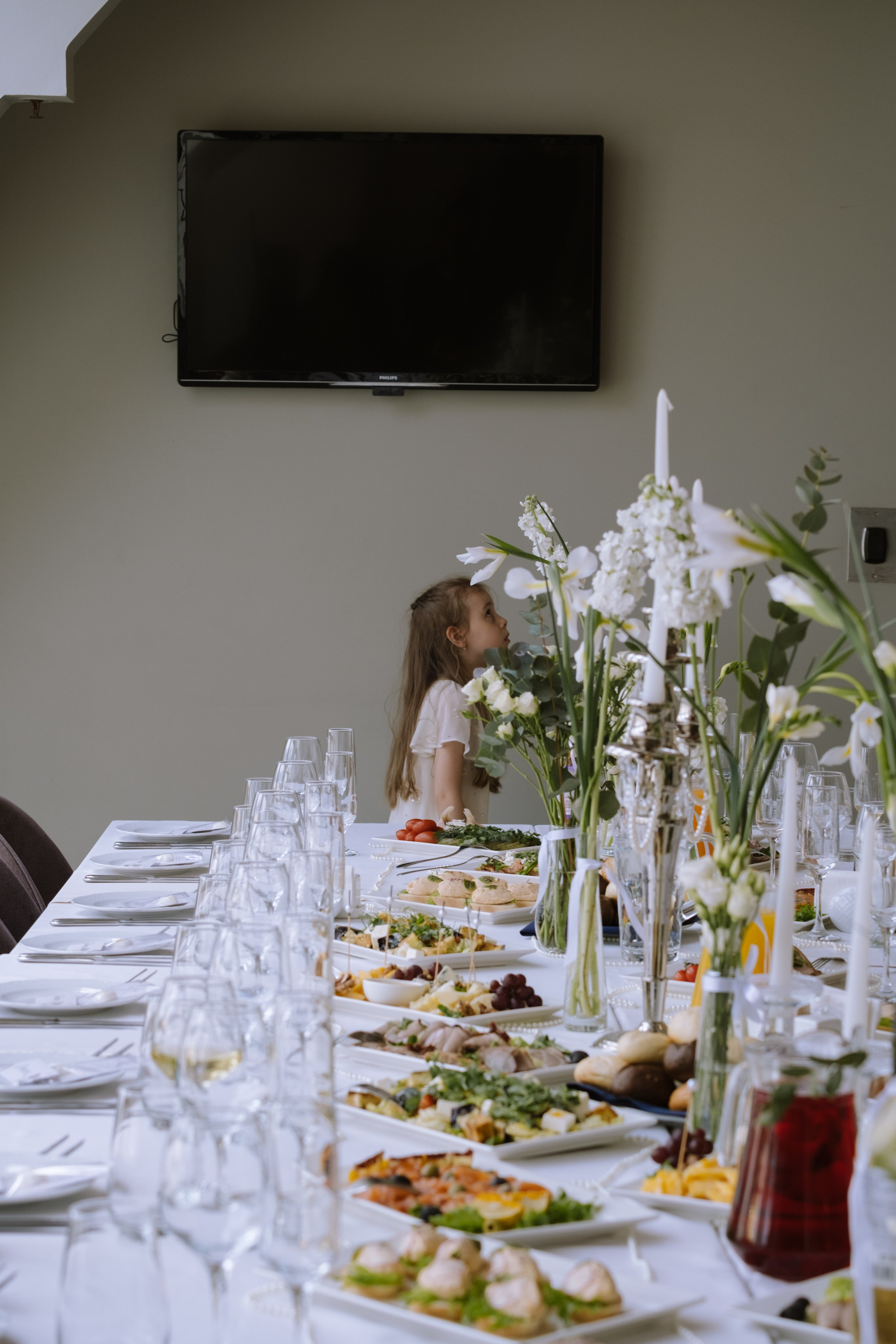 СВАДЕБНЫЙ БАНКЕТ НА ВЛАДИМИРСКОЙ В САНКТ-ПЕТЕРБУРГЕ (КАМЕРНАЯ СВАДЬБА). Профессиональный фотограф, Санкт-Петербург — Виктория Богомолова