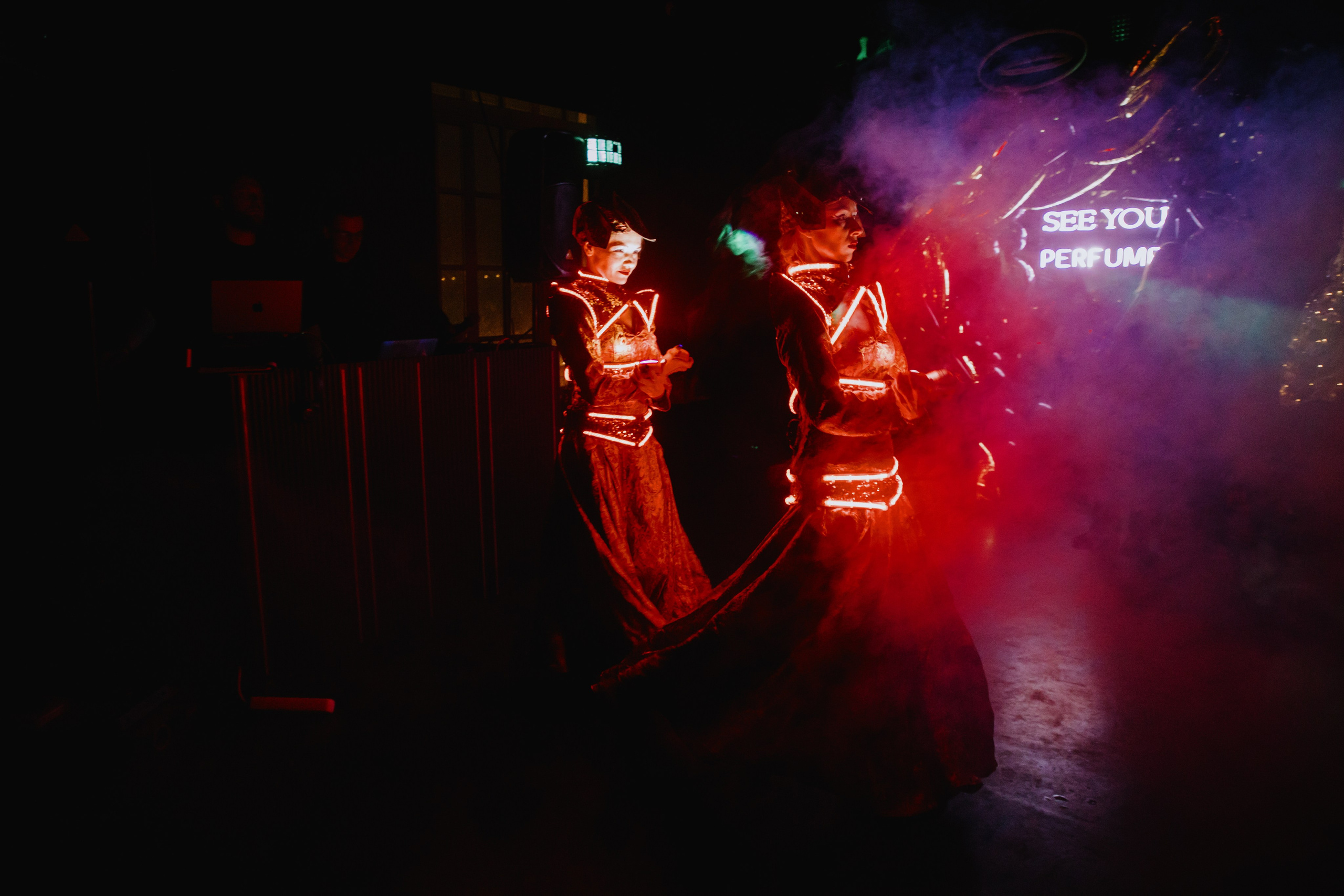 See `You Perfume. Фотограф в Москве и Санкт-Петербурге Дарина