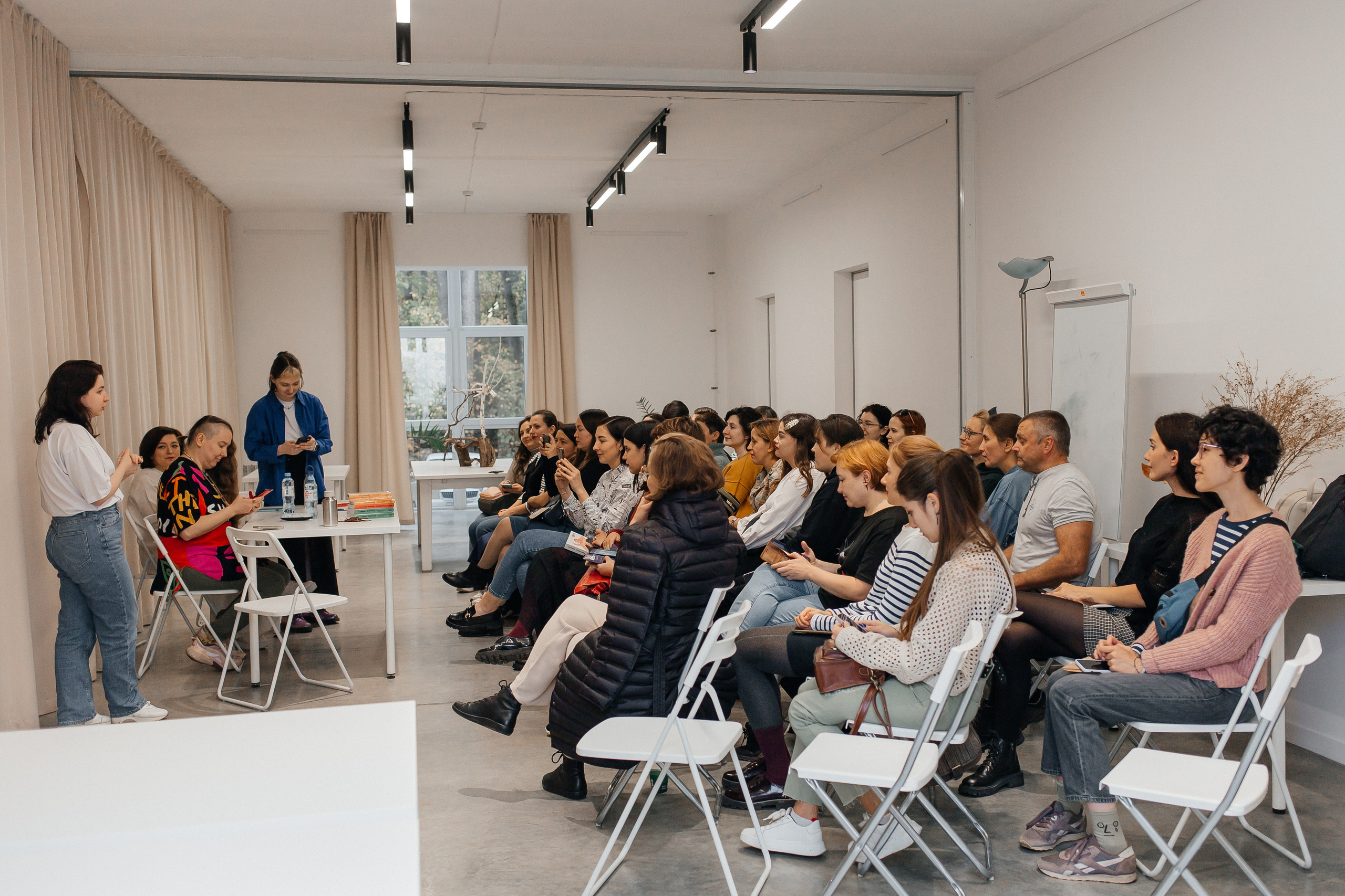 30.09.2023 Встреча с Евгенией Некрасовой. Книжный клуб