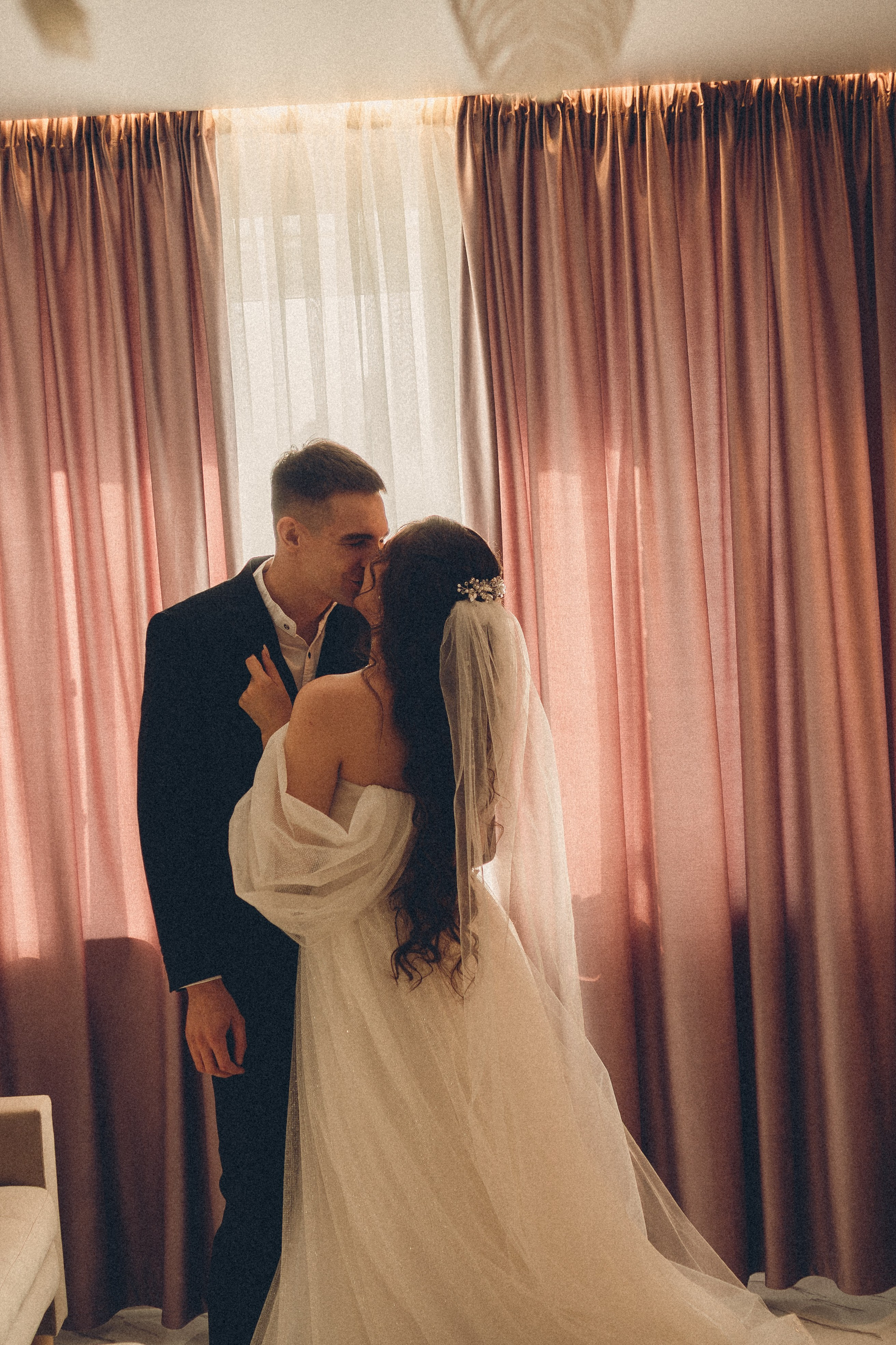 СВАДЕБНАЯ СЬЕМК В ПАРКЕ 300-ЛЕТИЯ. Профессиональный фотограф, Санкт-Петербург — Виктория Богомолова