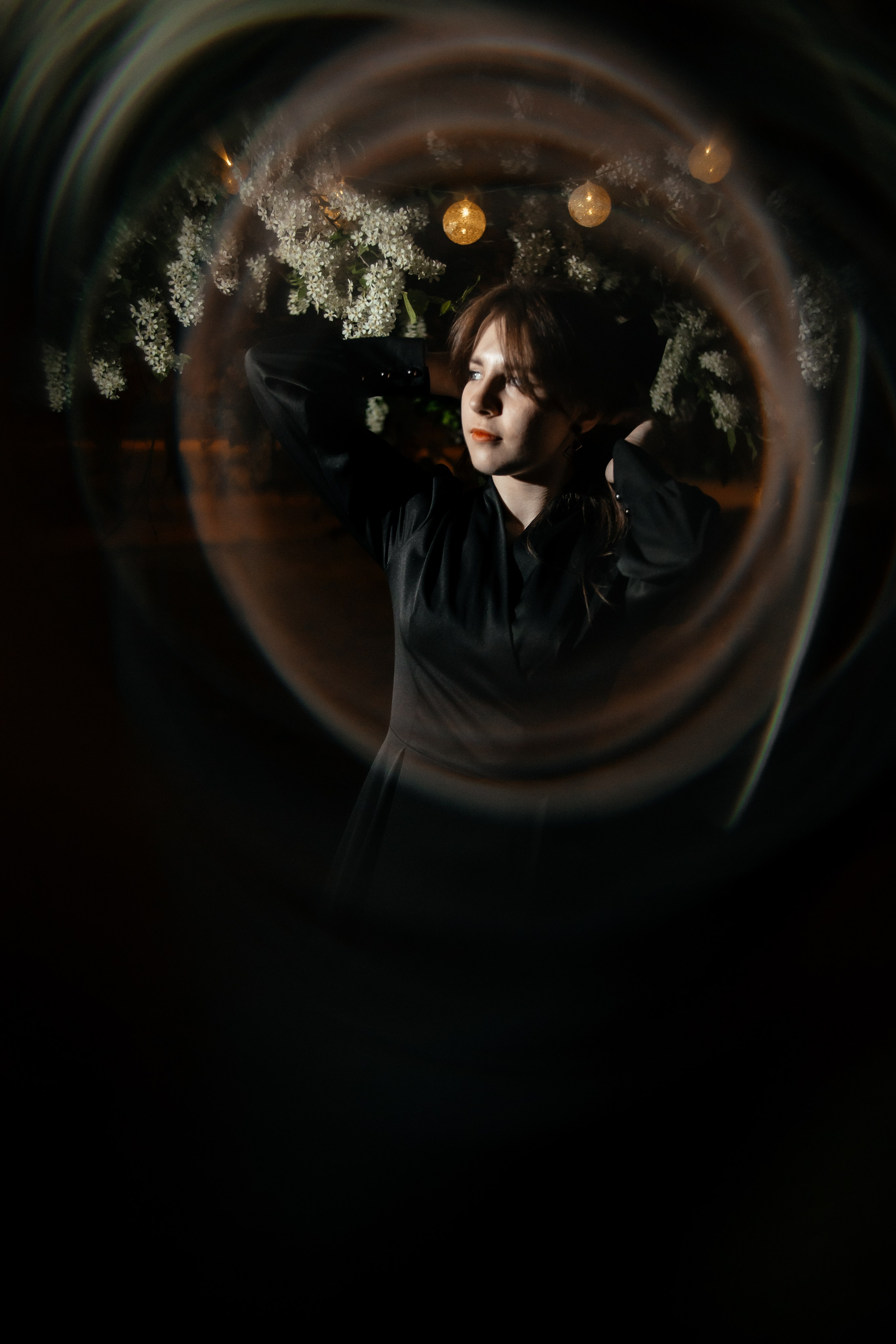 Ангелина. Ночь и цветы. Фотограф Регина Крикунова г. Красноярск