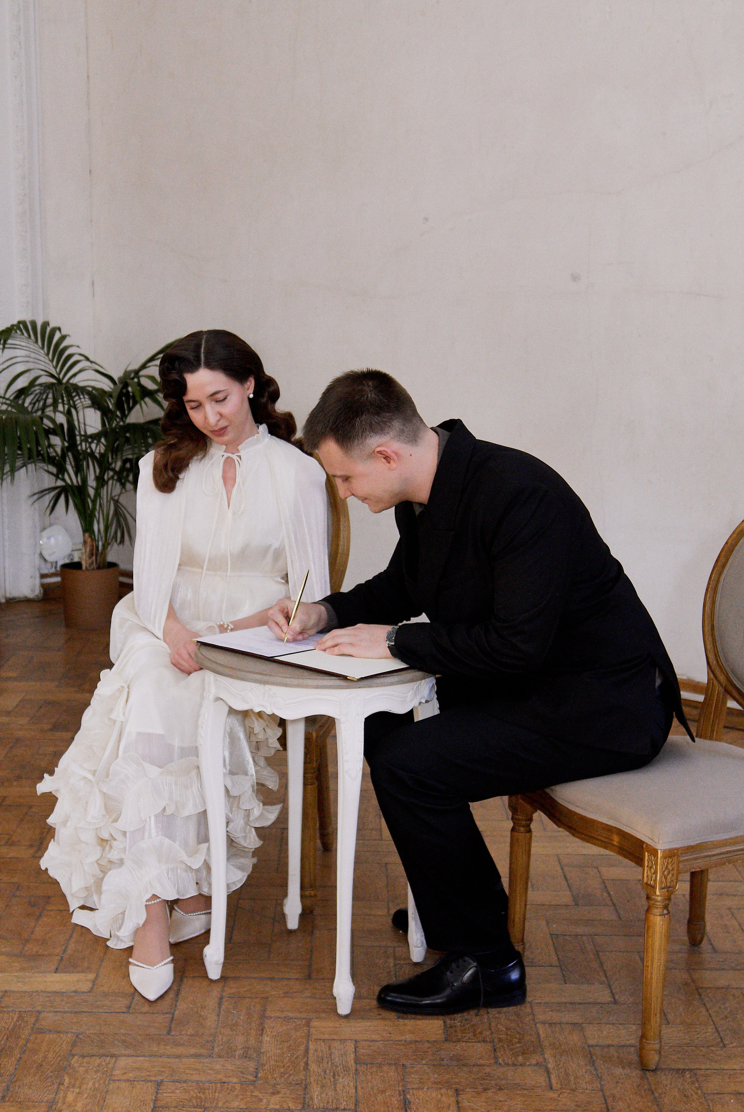 Торжественное бракосочетание в библиотеке им. Пушкина. Свадебный фотограф в Москве Приятелева Ангелина