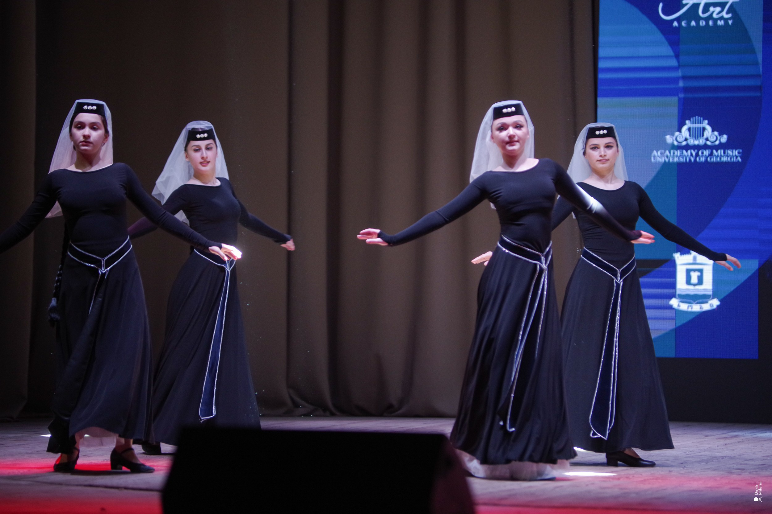 Танцы в Хоби. Портретный фотограф Денис Милютин