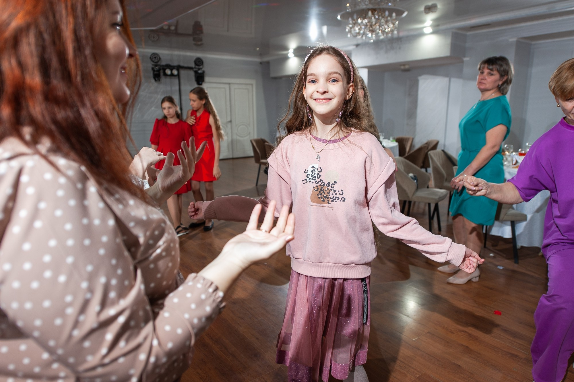 Студия и банкет. Свадебный и семейный фотограф в Омске Мормулев Михаил