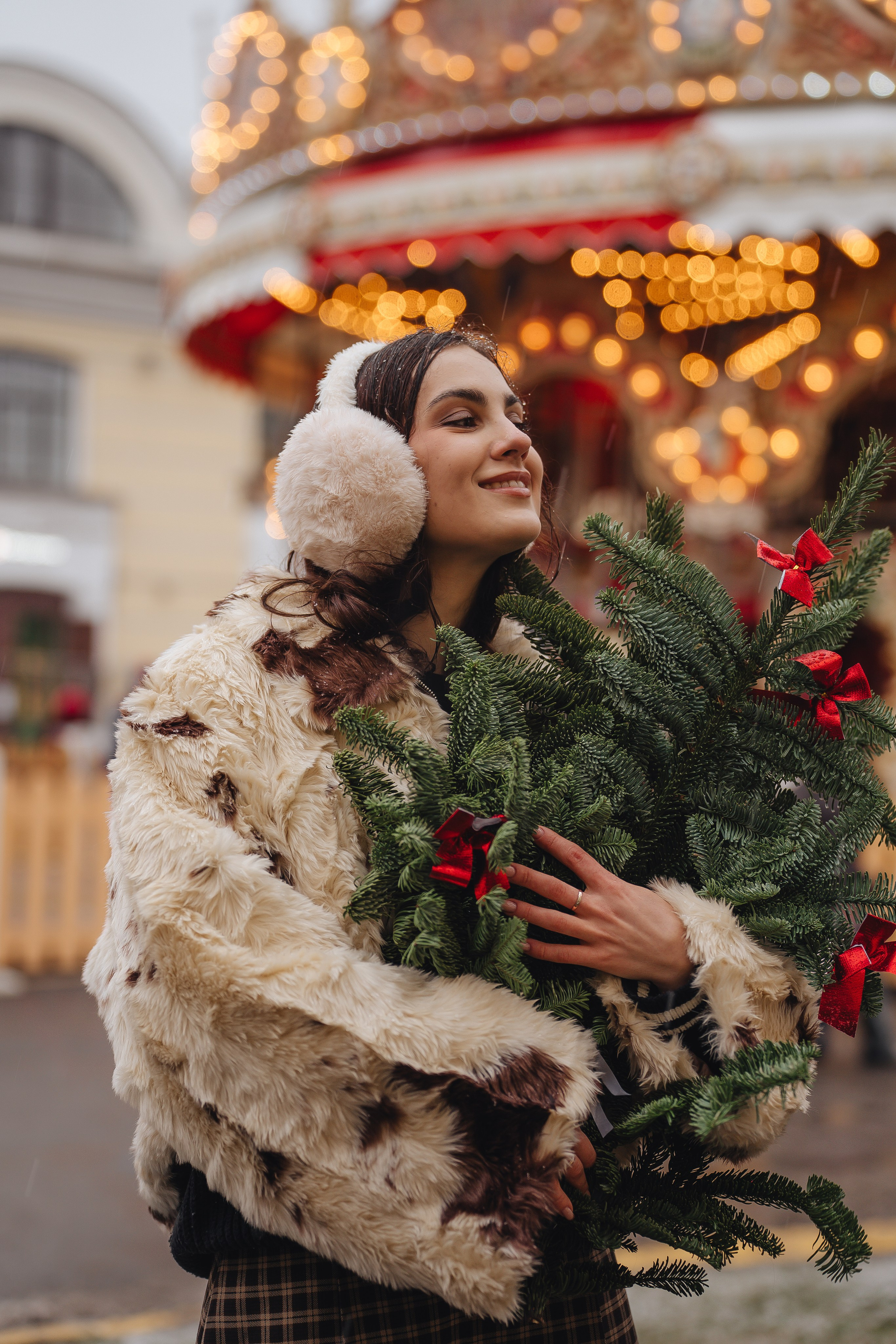 ПРОГУЛКА НА МАНЕЖНОЙ ПЛОЩАДИ ДЛЯ ДЕВУШКИ ПЕРЕД НОВЫМ ГОДОМ (НОВОГОДНЯЯ ФОТОСЕССИИЯ НА МАНЕЖНОЙ ПЛОЩАДИ). Профессиональный фотограф, Санкт-Петербург — Виктория Богомолова