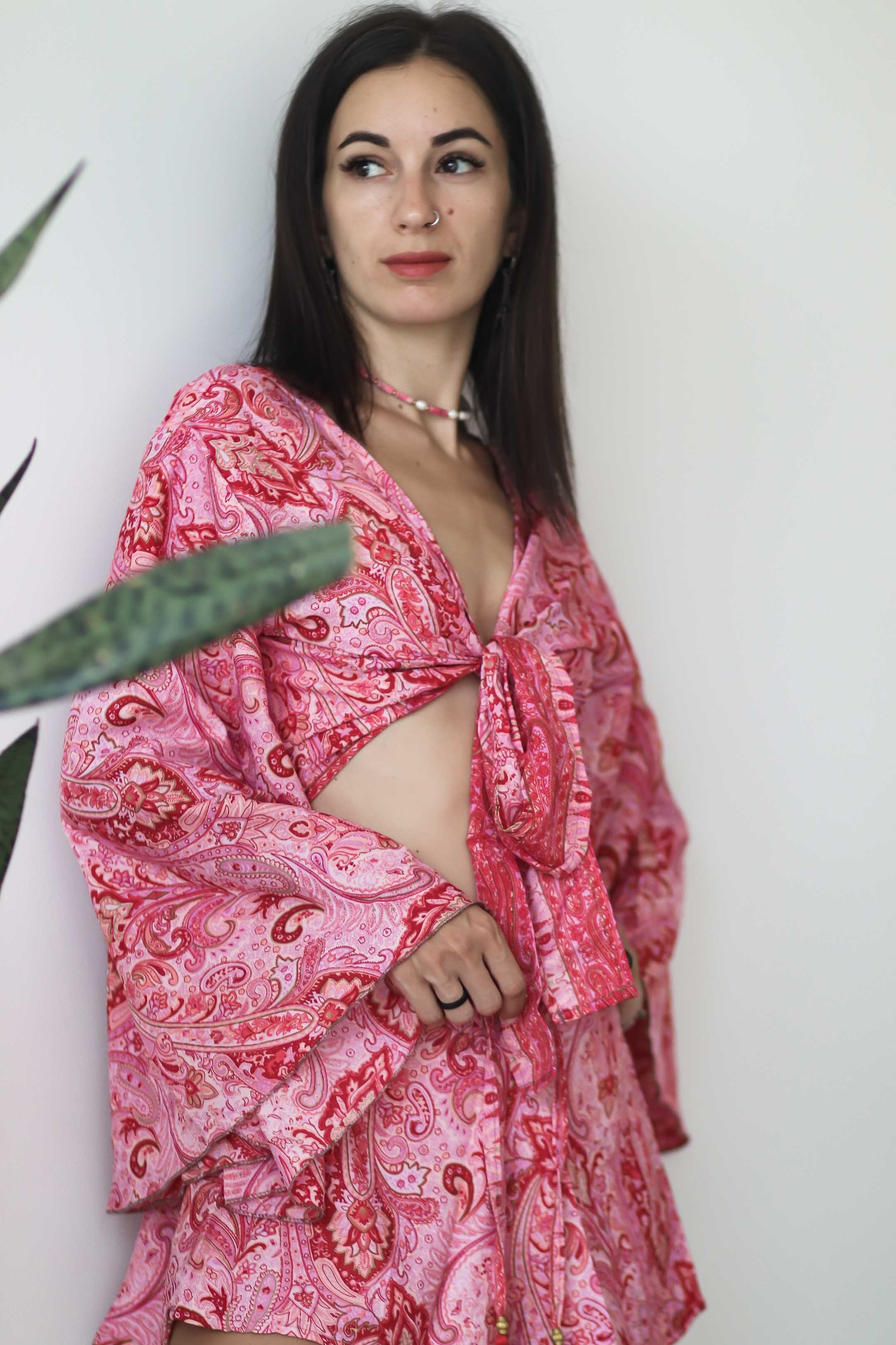 Коллекция купальников бикини. Фотограф на Шри-Ланке