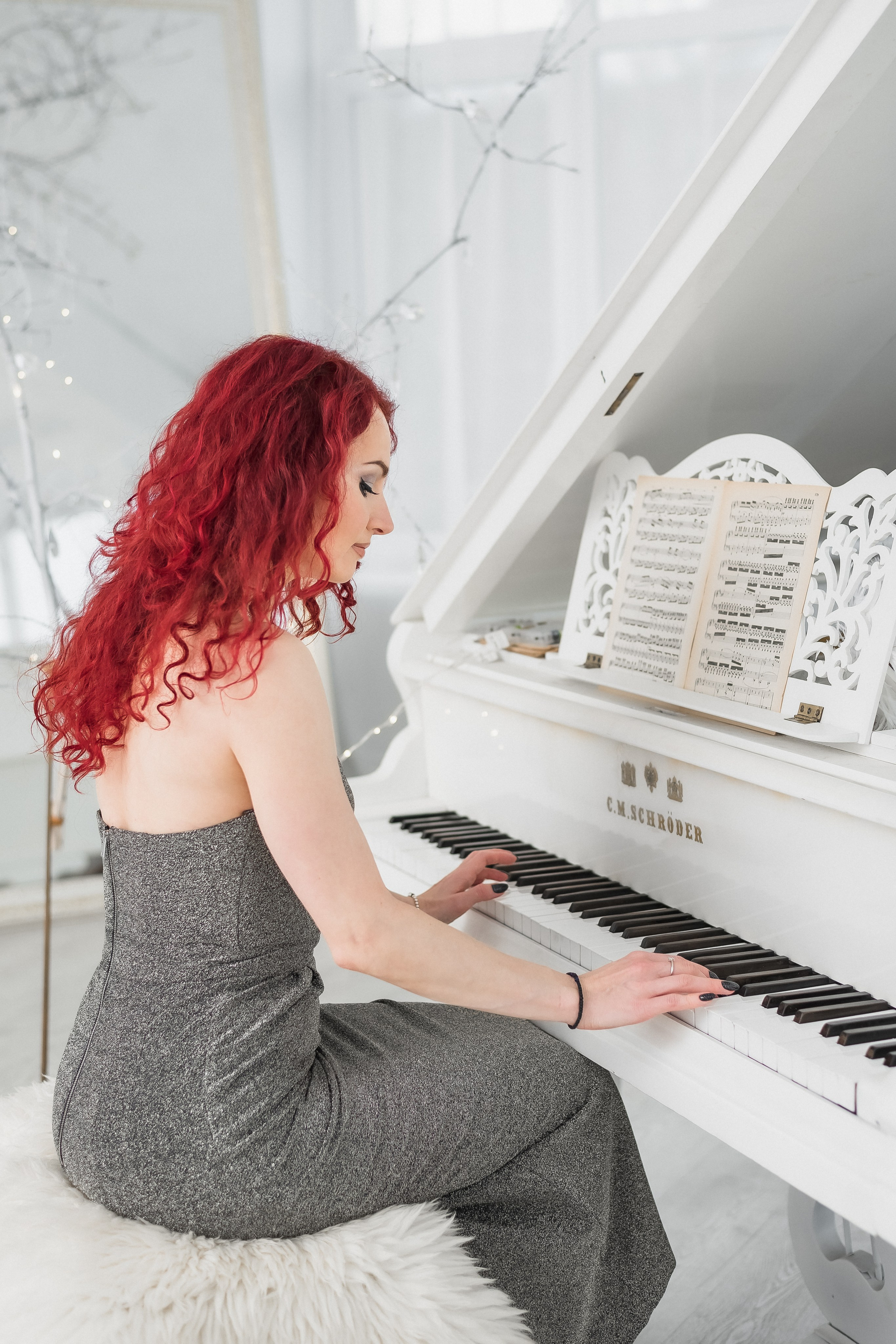 В светлом зале Парфе. КОНТЕНТ |БРЕНД фотограф Санкт-Петербург — Жанна Олтаржевская