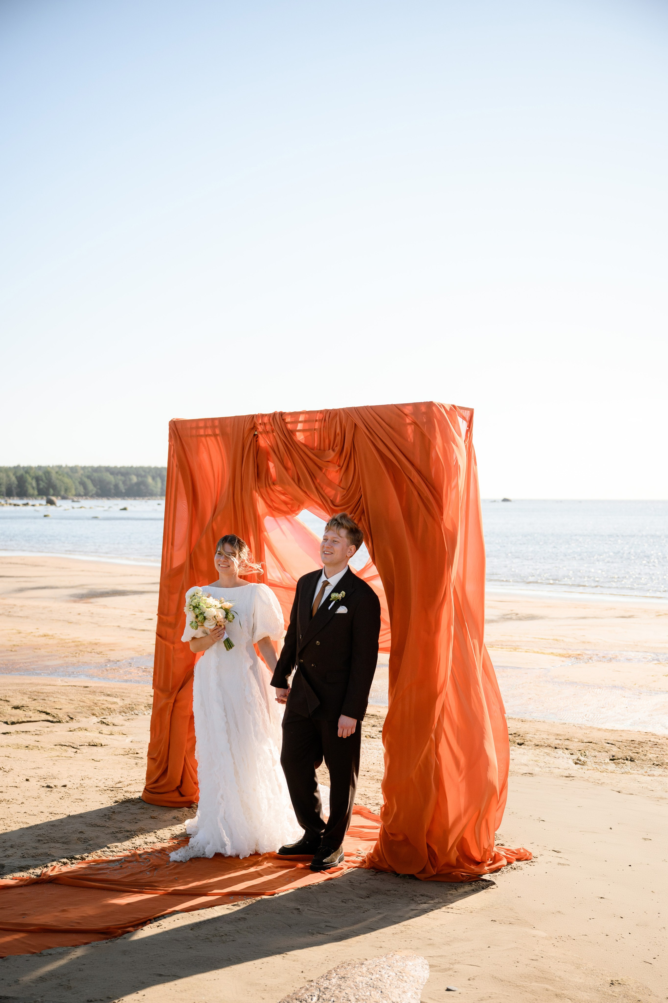 На берегу залива. Свадебный фотограф в Санкт-Петербурге, Москве, СПб Сергей Поддубный
