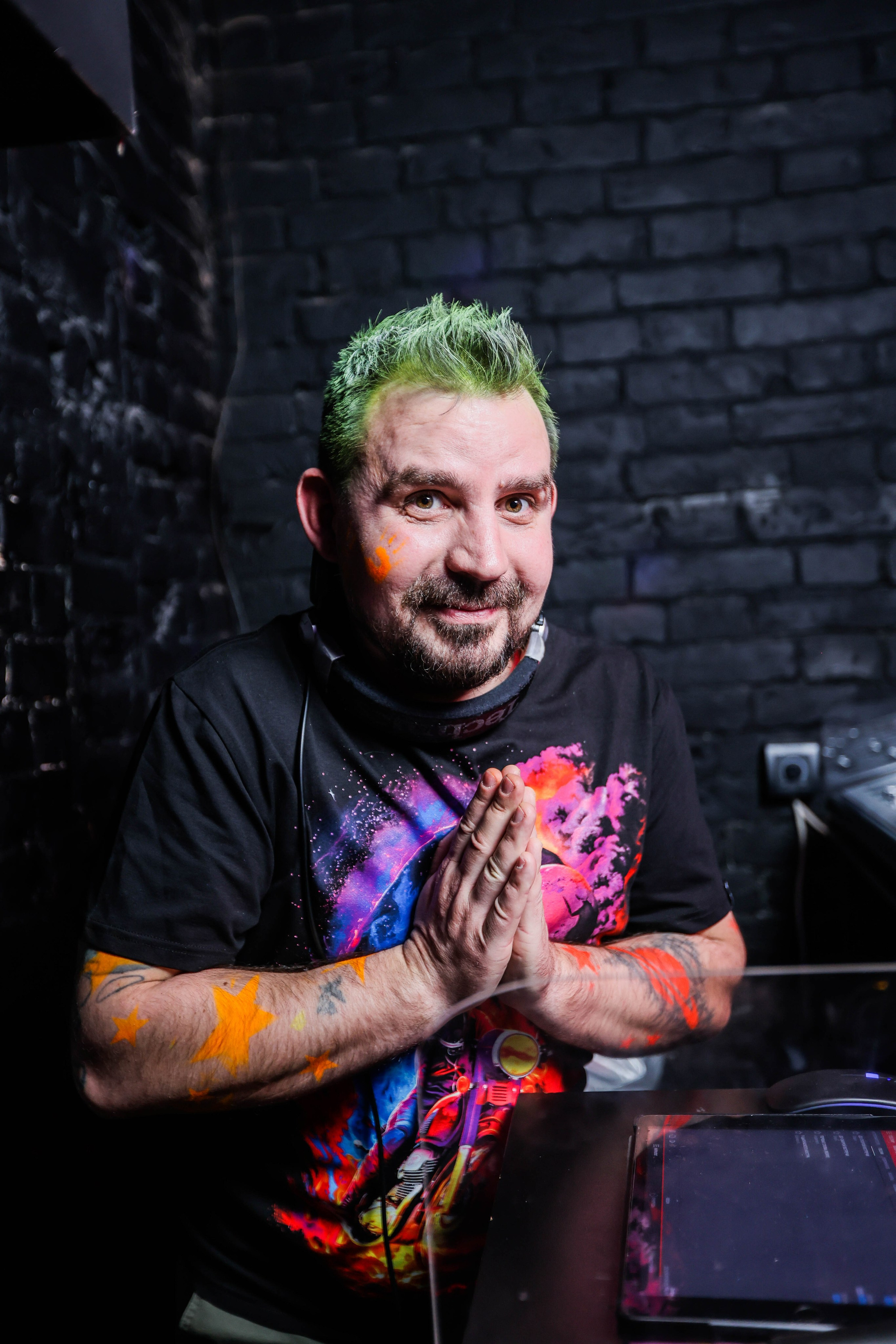 БАР РУКИ ВВЕРХ