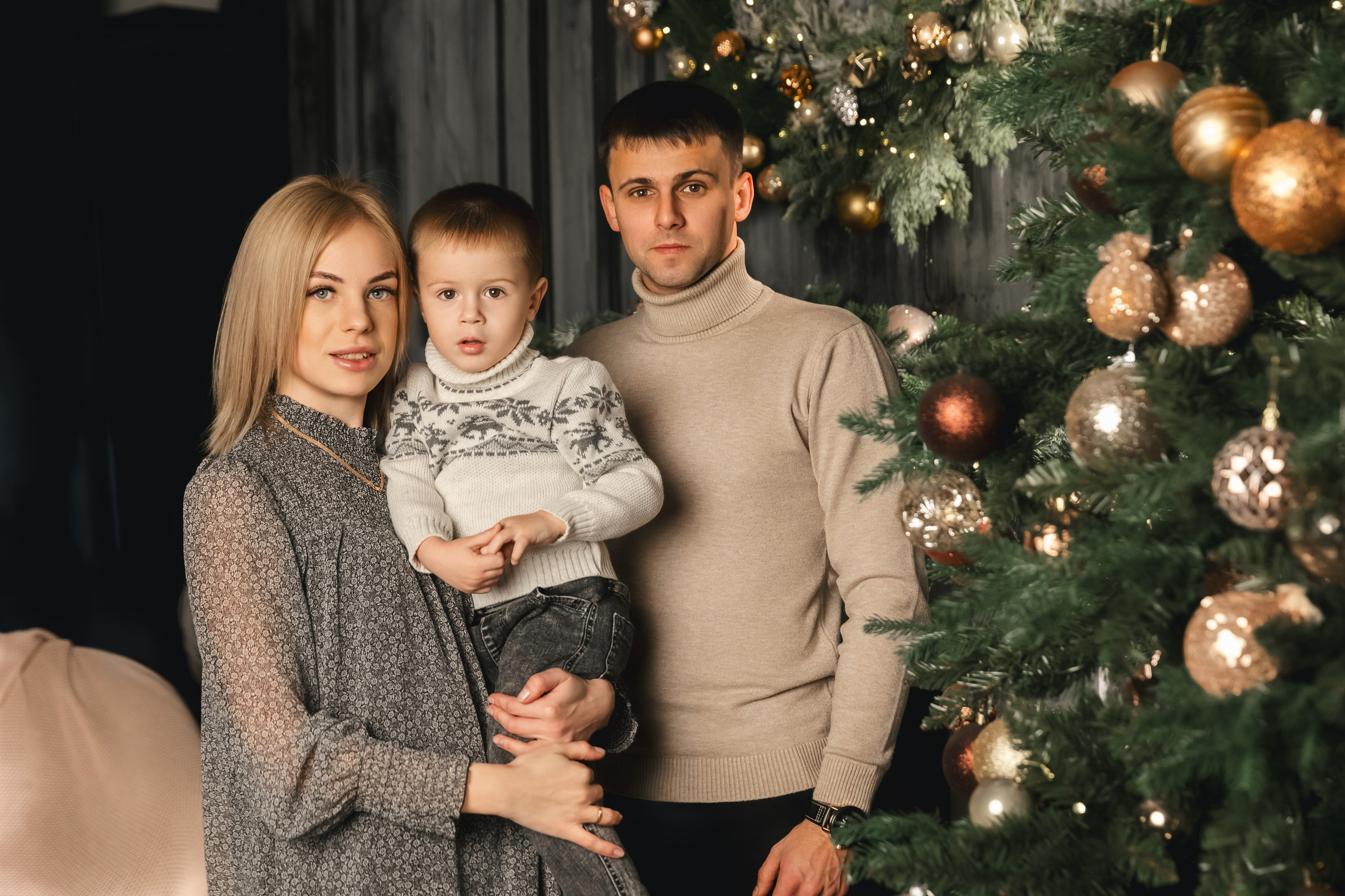 Семейная новогодняя фотосессия в Хабаровске. Свадебный фотограф в Хабаровске