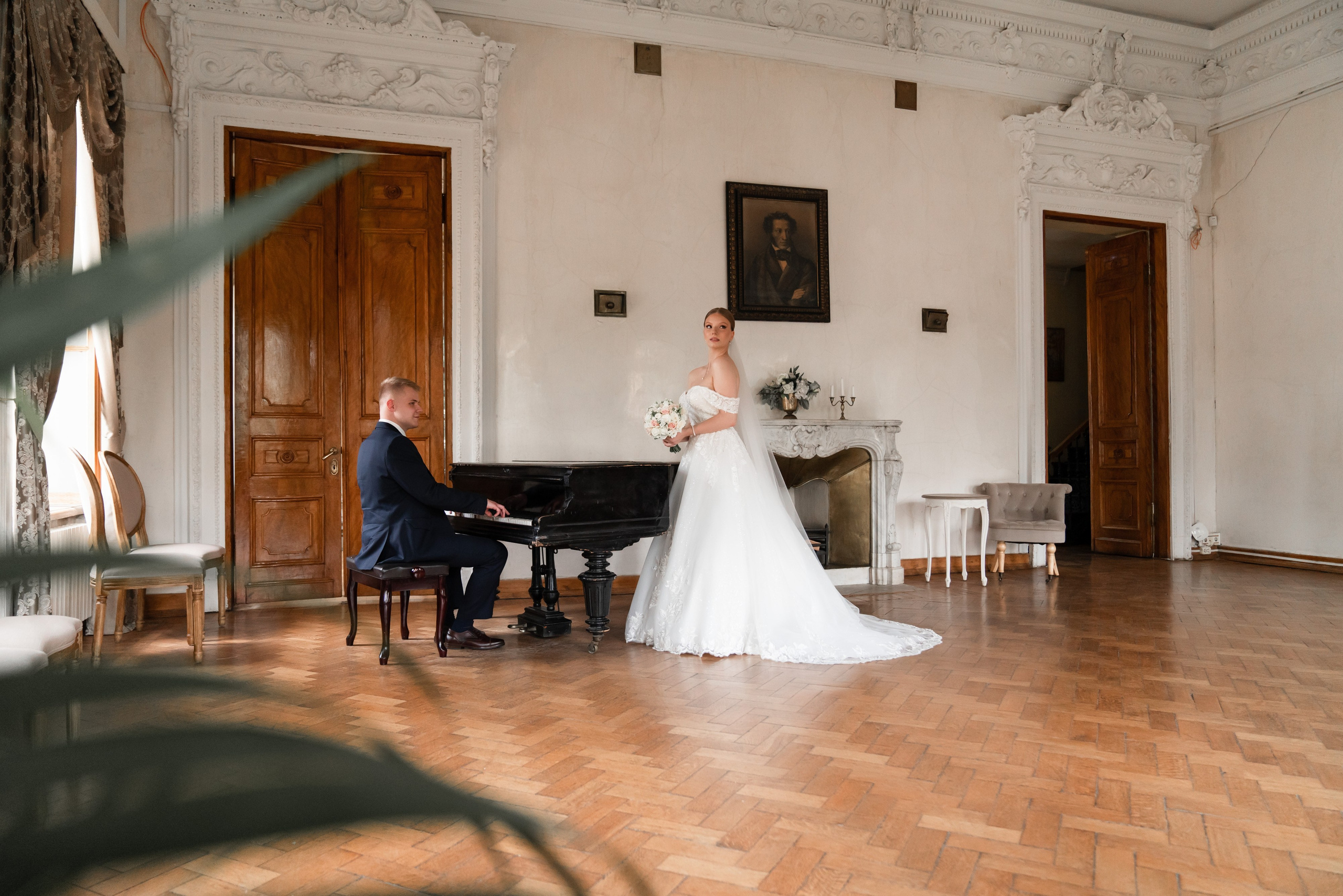 Фотосессия в библиотеке-читальне имени А. С. Пушкина. Свадебный фотограф Вера Климова