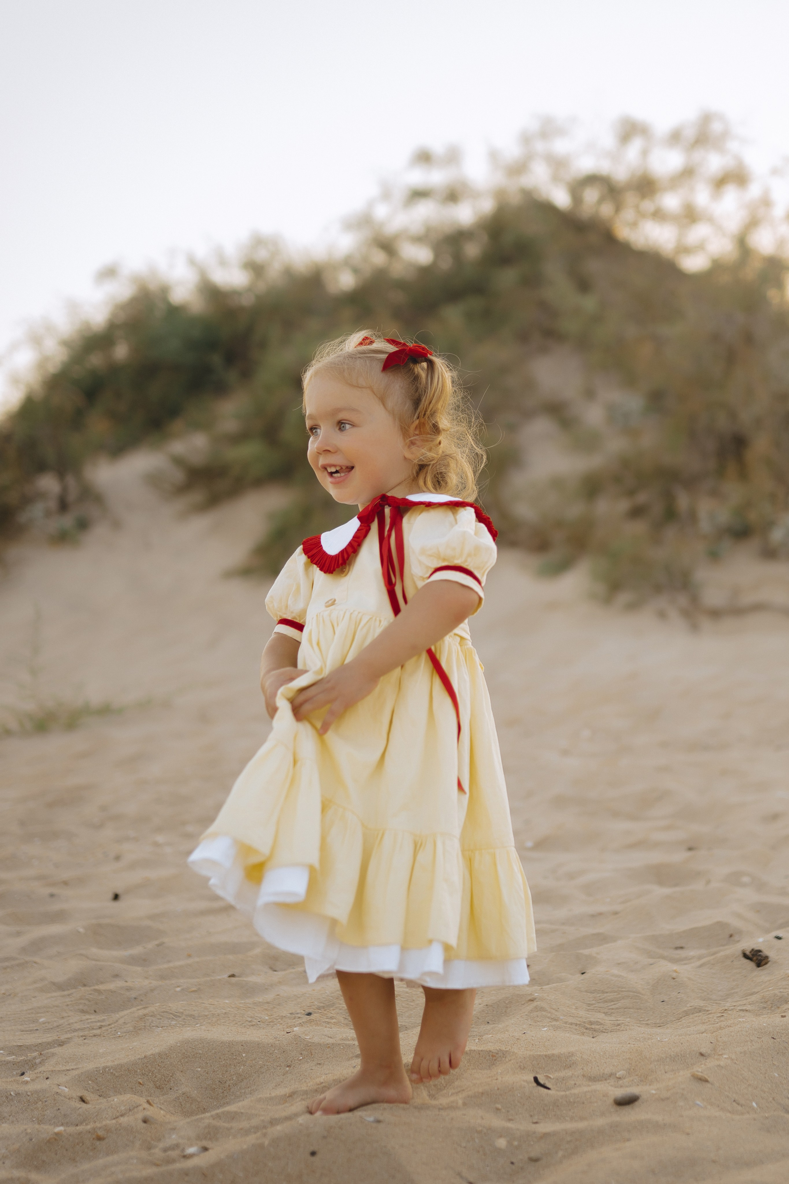 Кучугуры: фотосессия с детьми на тёплом песчаном берегу, фотограф Кучугуры