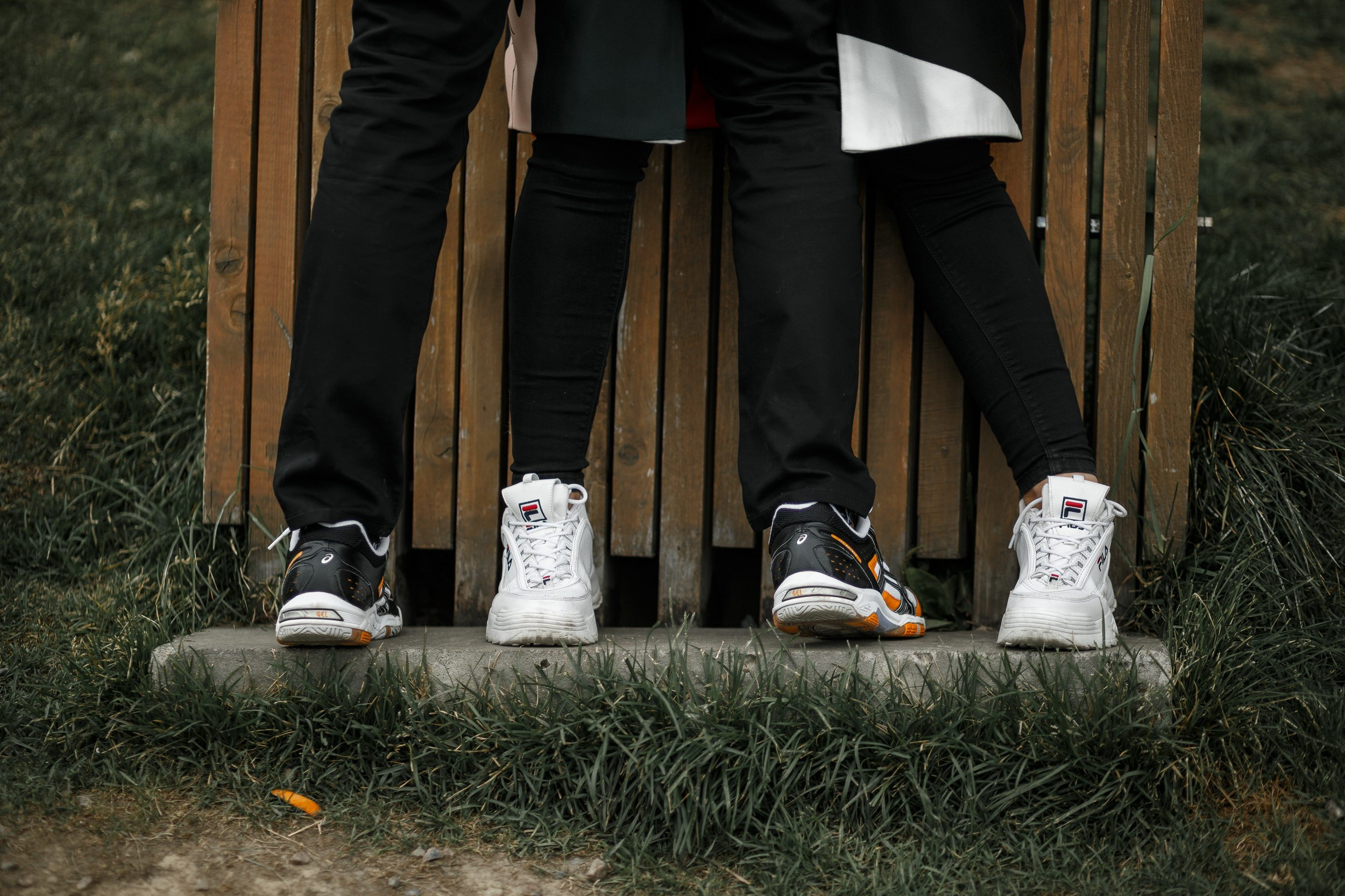 Прогулка пары в Севкабельпорт. Свадебный фотограф Игорь Брундасов 8PHOTO на свадьбу венчание загс СПб