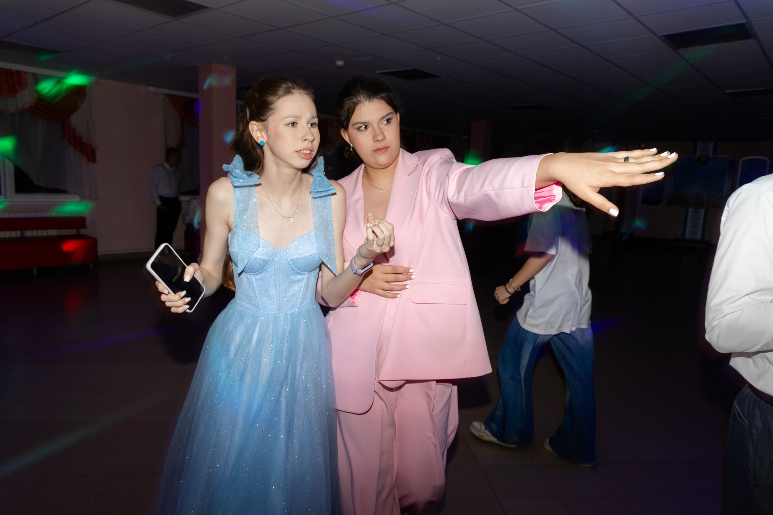 Школьный выпускной 2025 год в Минске, Беларуси. Свадебный фотограф в Минске/Беларуси Сергей Спиридонов