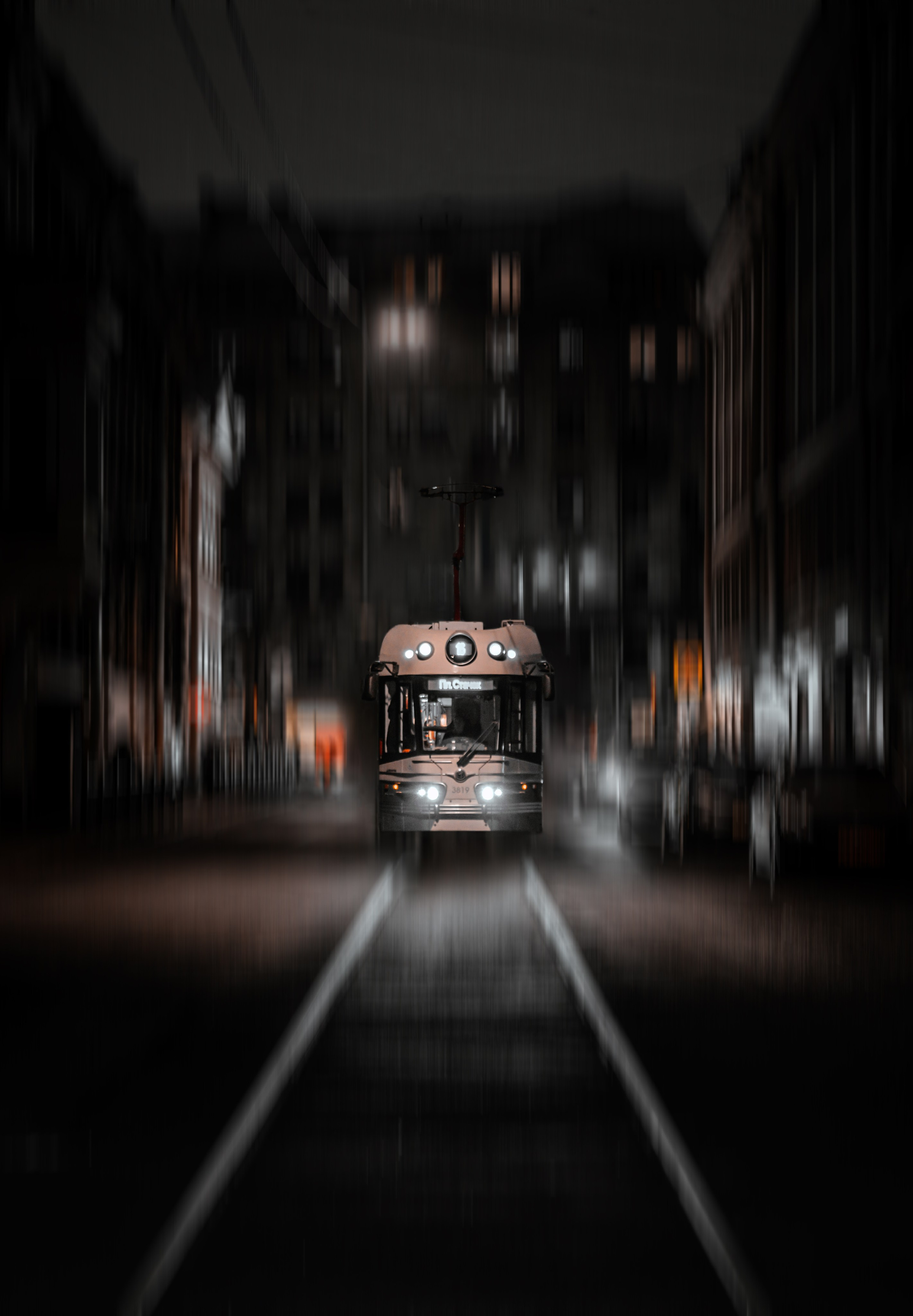 Городской трамвай, трамвай Спб, городской пейзаж Санкт-Петербурга, ночной трамвай, улицы Санкт-Петербурга, Питер, городской электрический транспорт Спб 