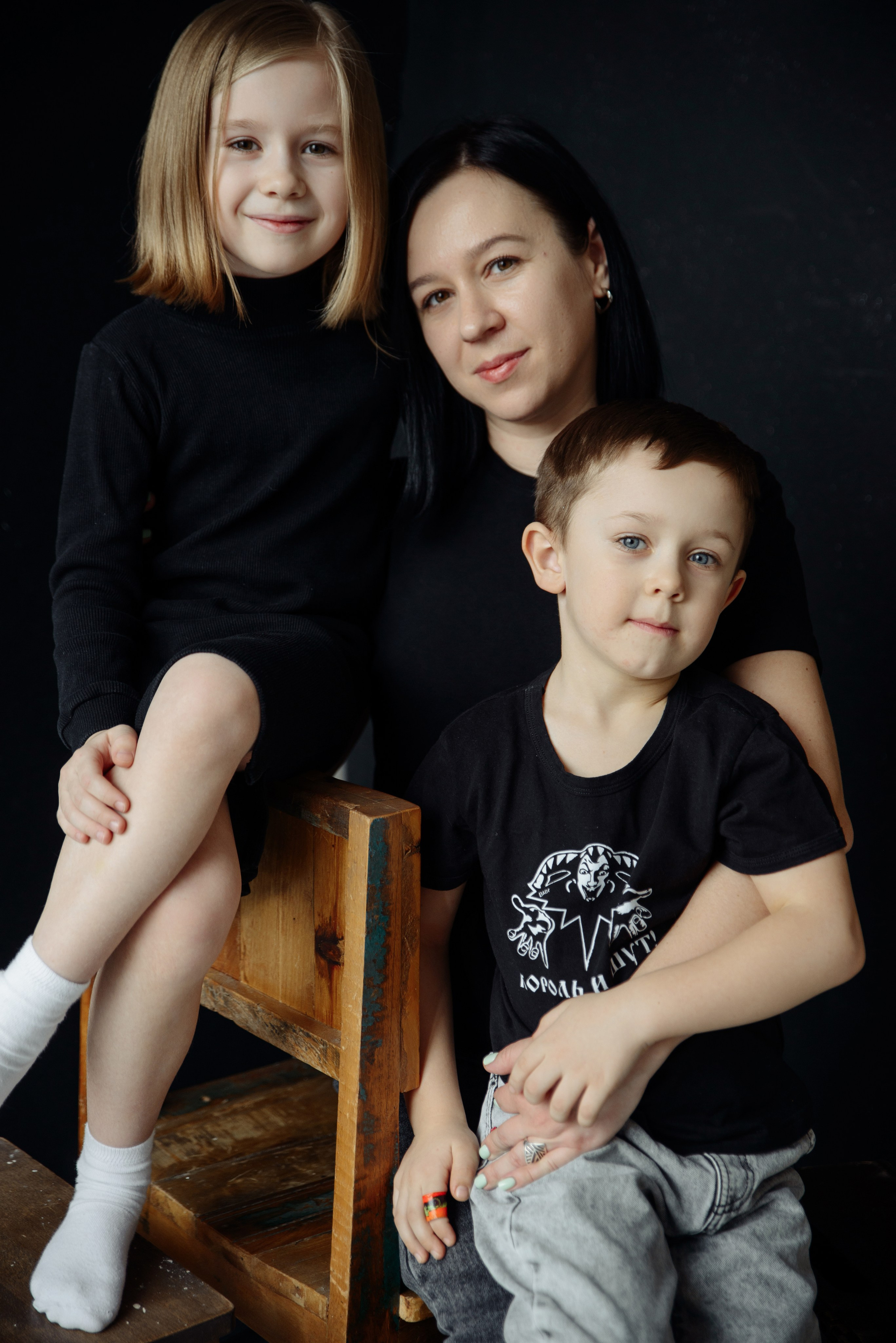 Семейная фотосессия в студии. Свадебный фотограф Регина Клименко Москва, Московская область