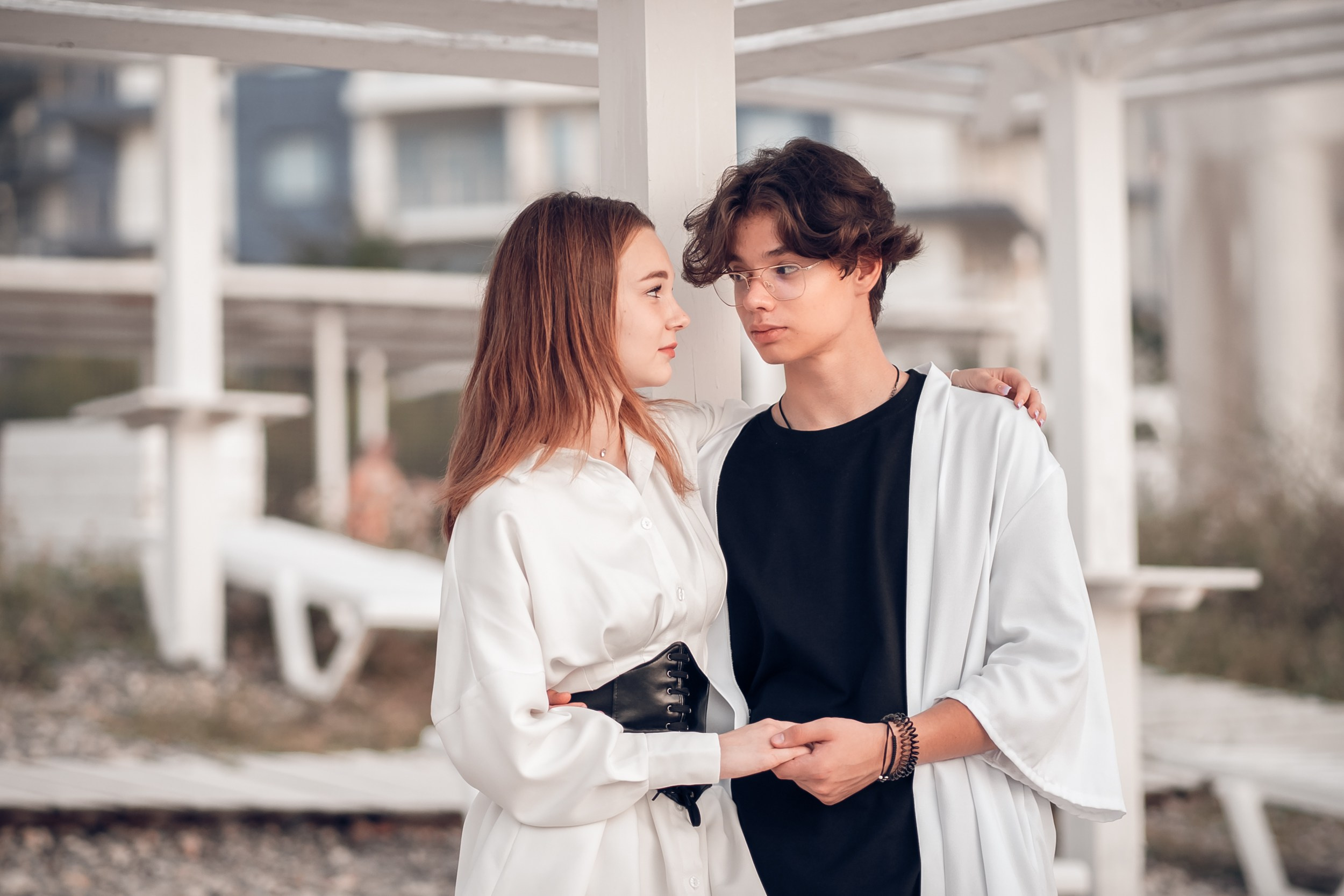 Романтическая фотоистория на закате пляжа Аквамарин. Церковный фотограф Севастополь