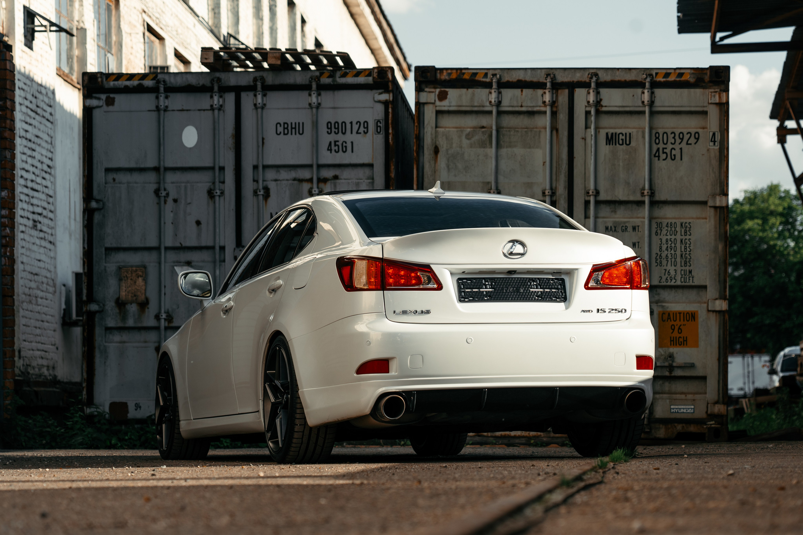 Lexus is250 sd_mov. DeLorein