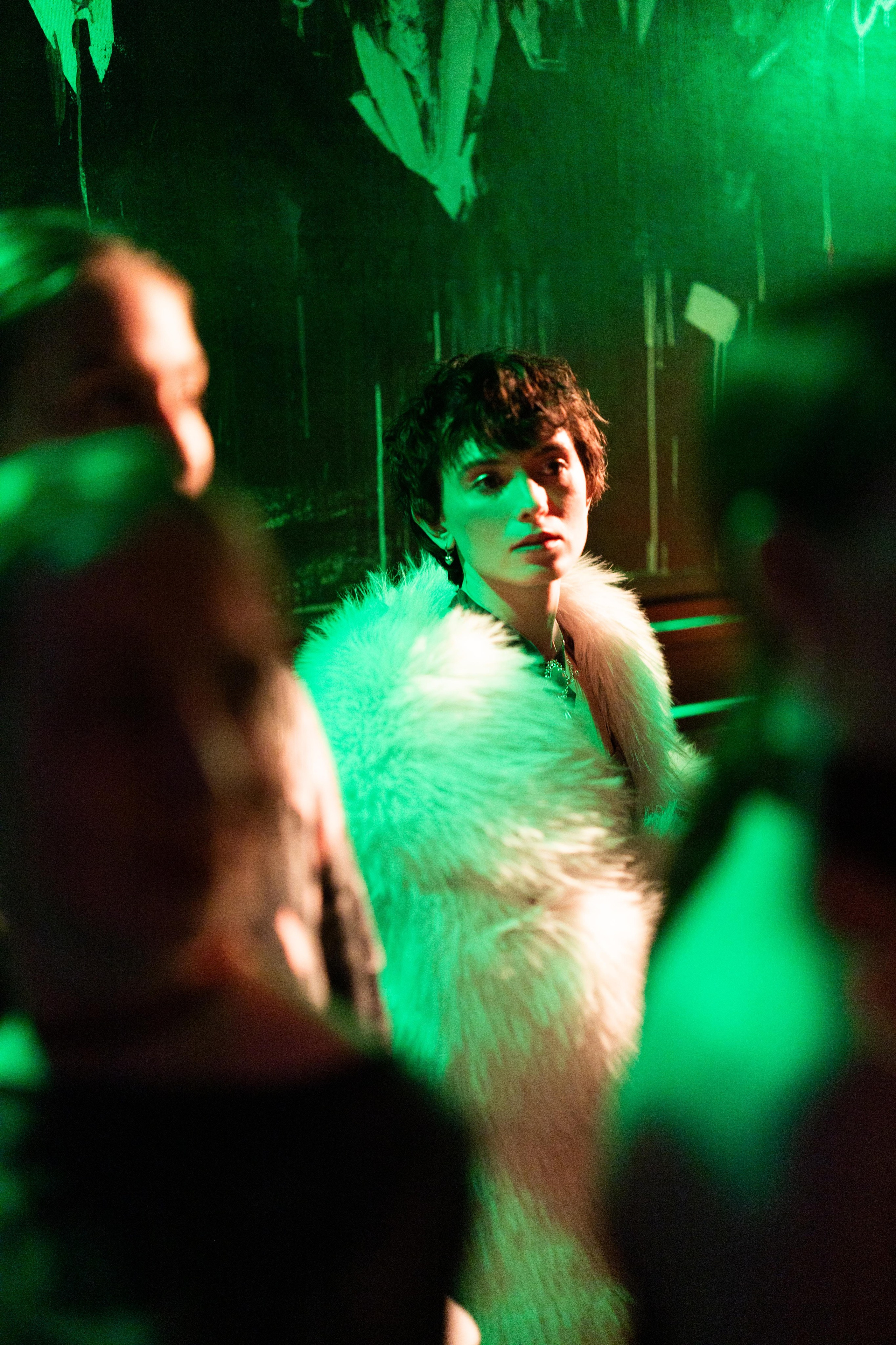 Film backstage. VICTORIA SHU