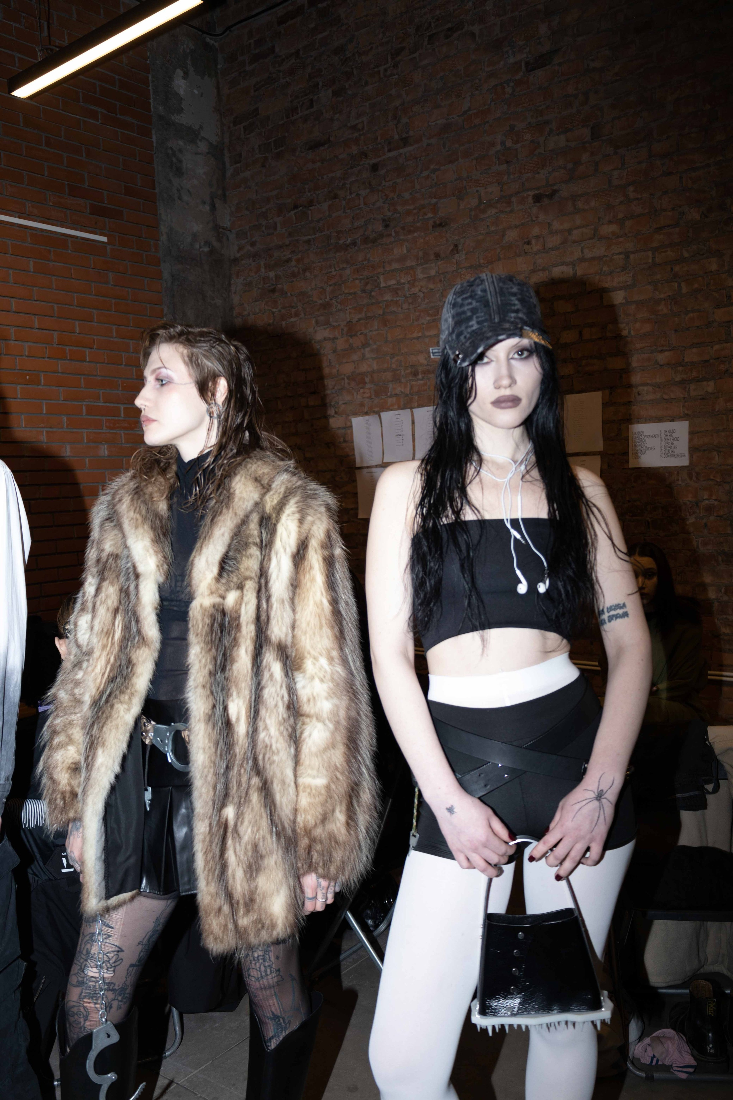 Auxi Backstage. VICTORIA SHU