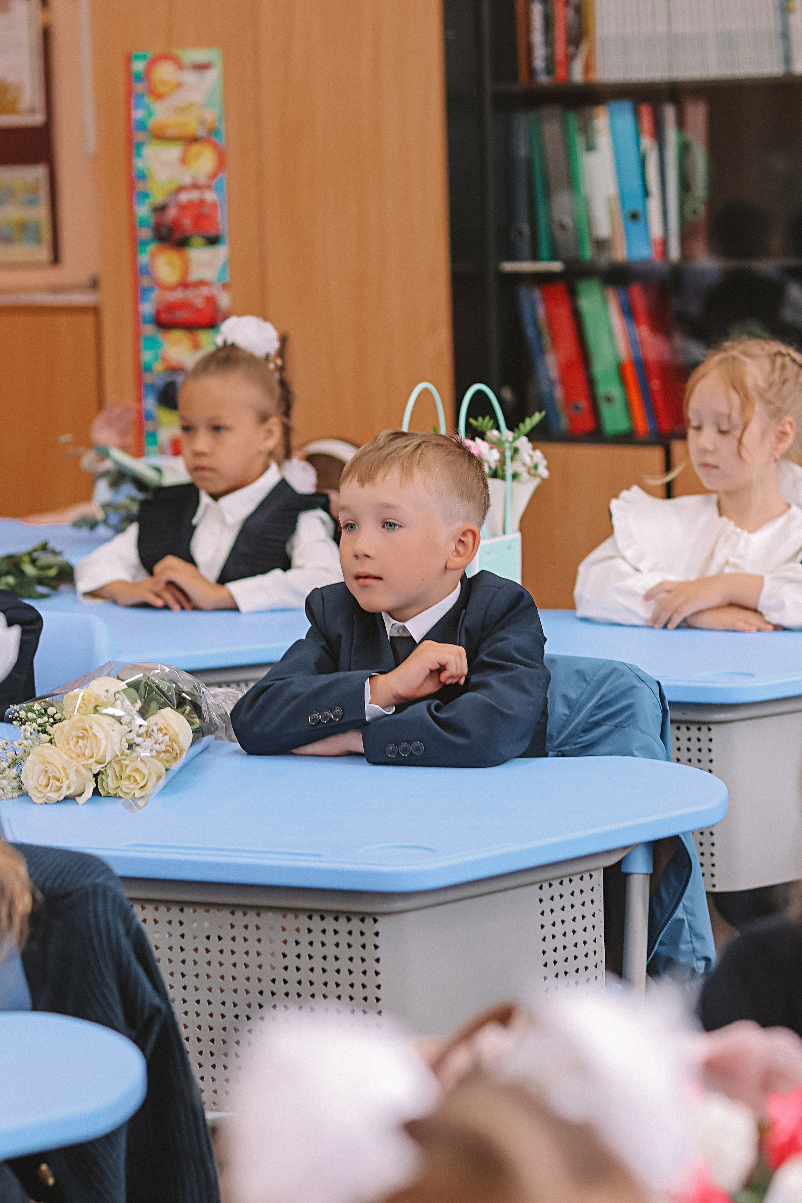1 сентября линейка+кл час+портреты. Семейный фотограф Тюмень, фотограф на роды Салмина Мария