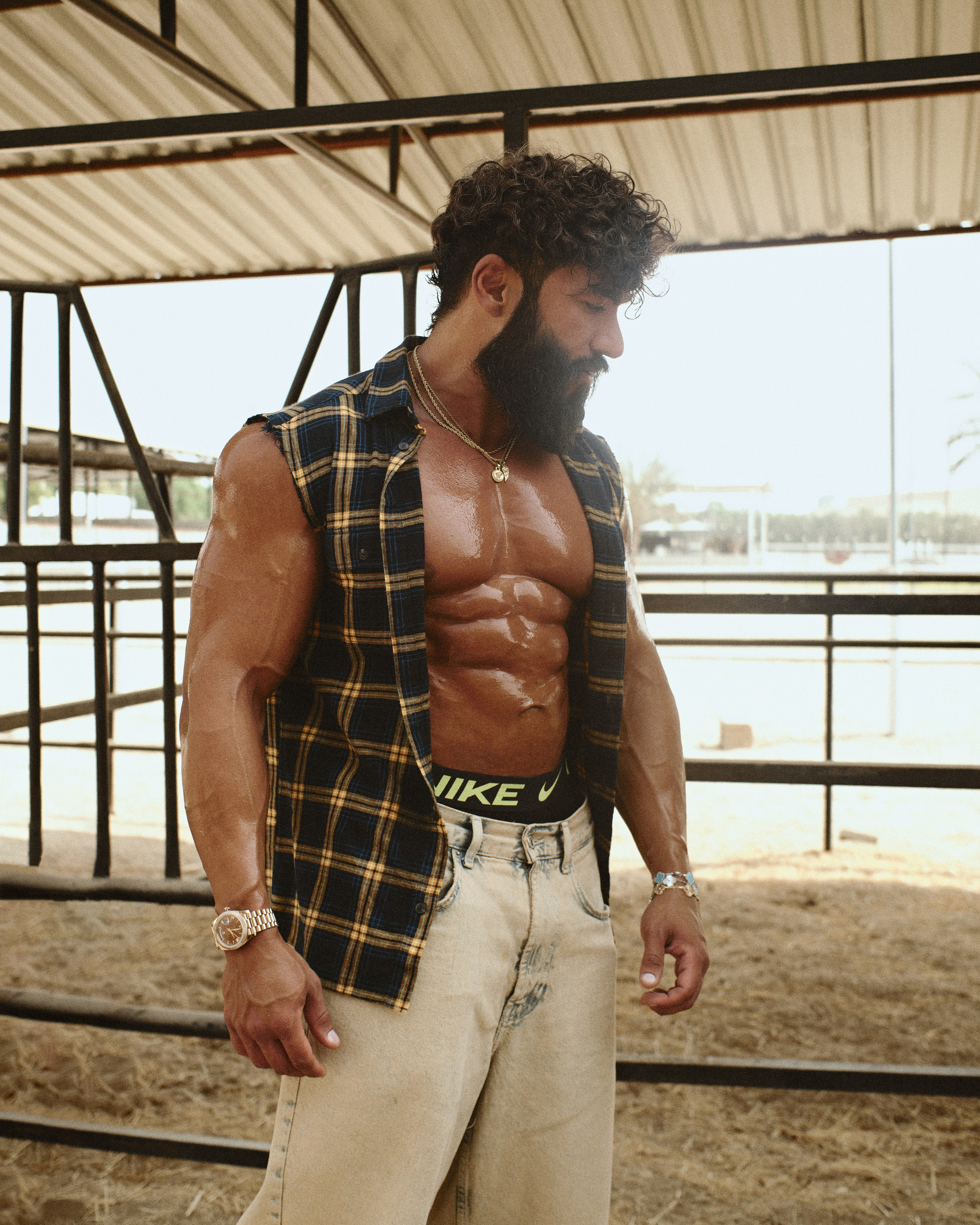 Ahmed. NOIZOMAX Художественный фотограф в Дубай