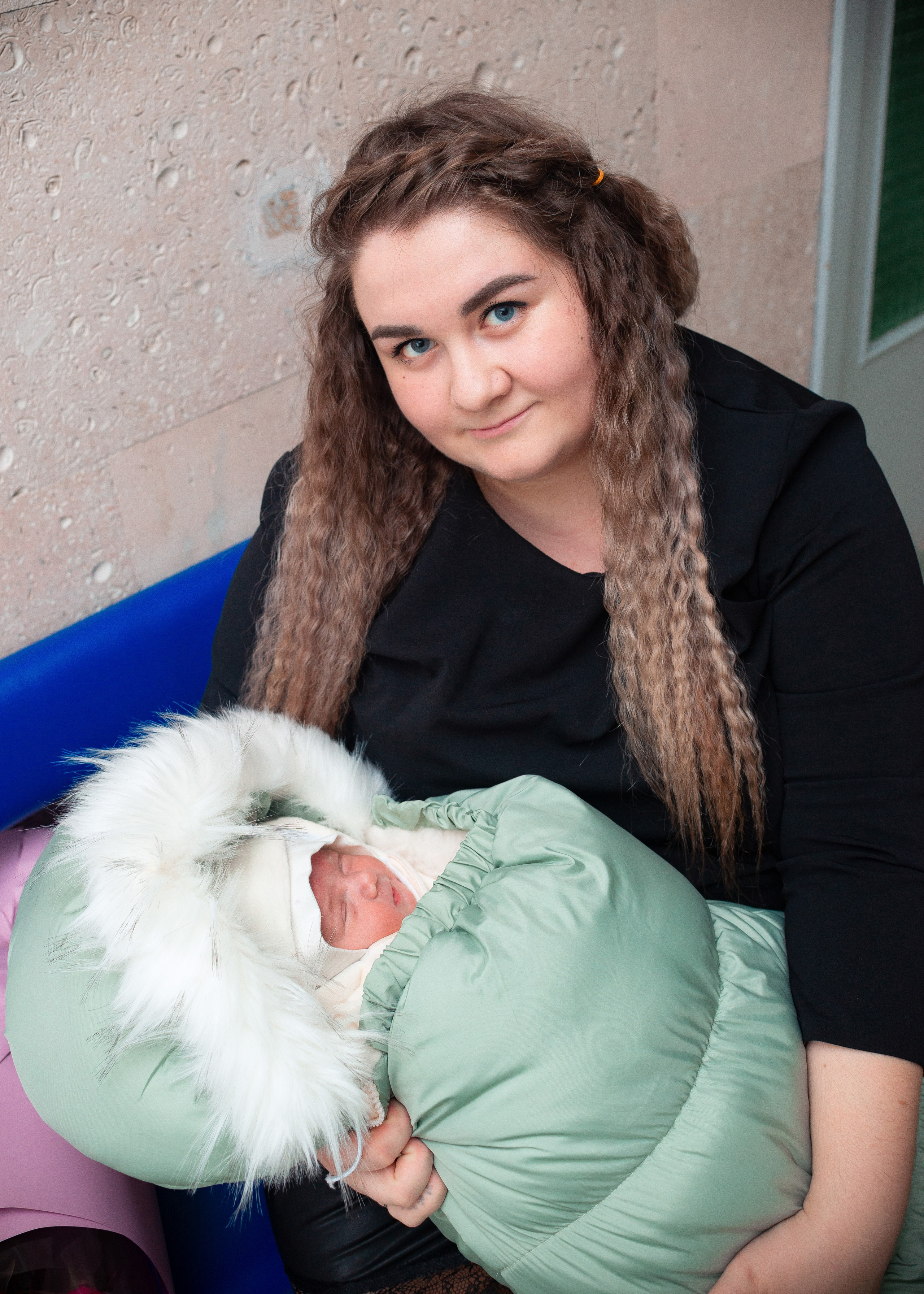 Выписка Алины 1 РД. Семейный фотограф на выписку из роддома и крещение Минск Настя Гришук
