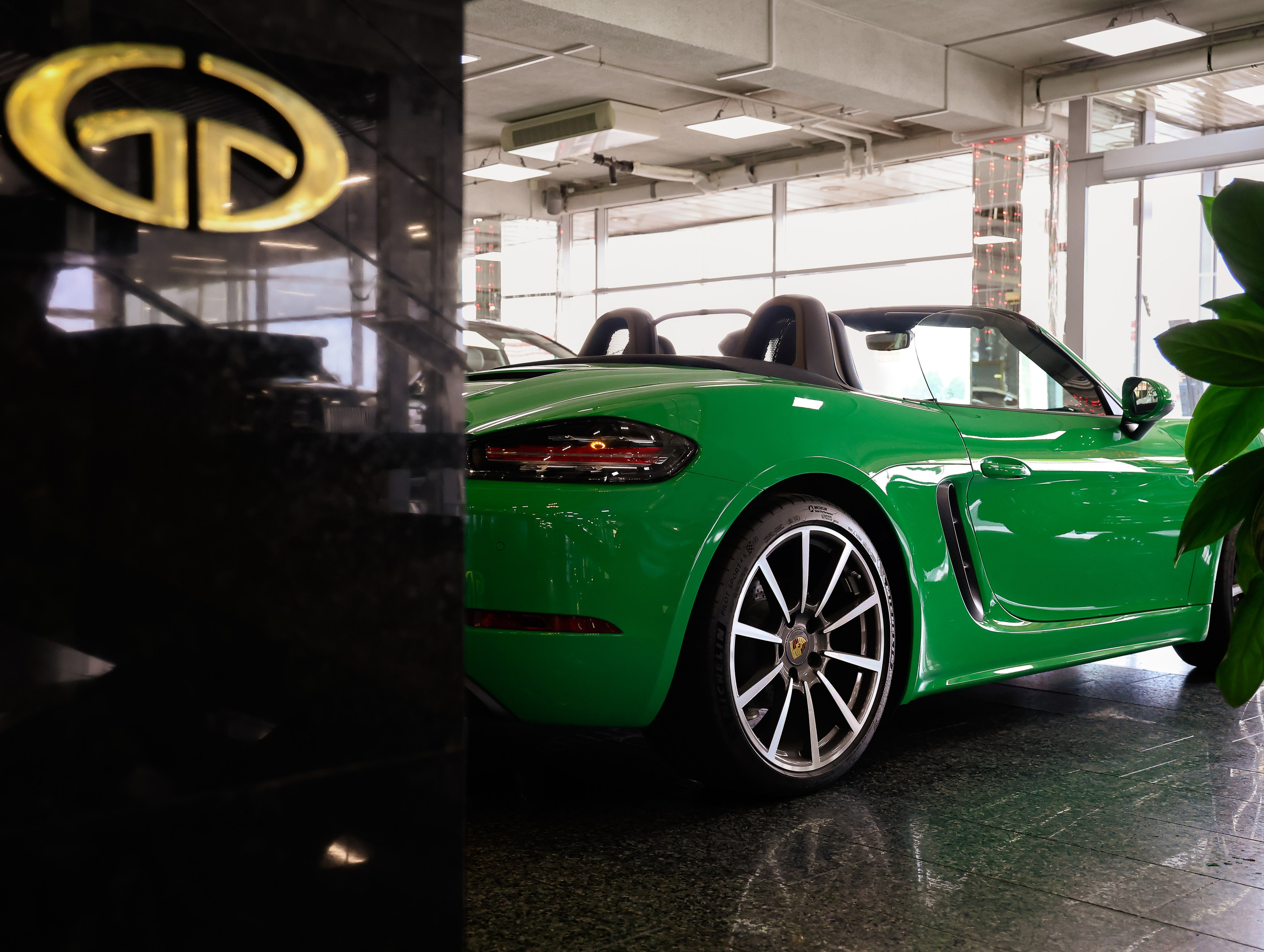 Porsche Boxster. NK
