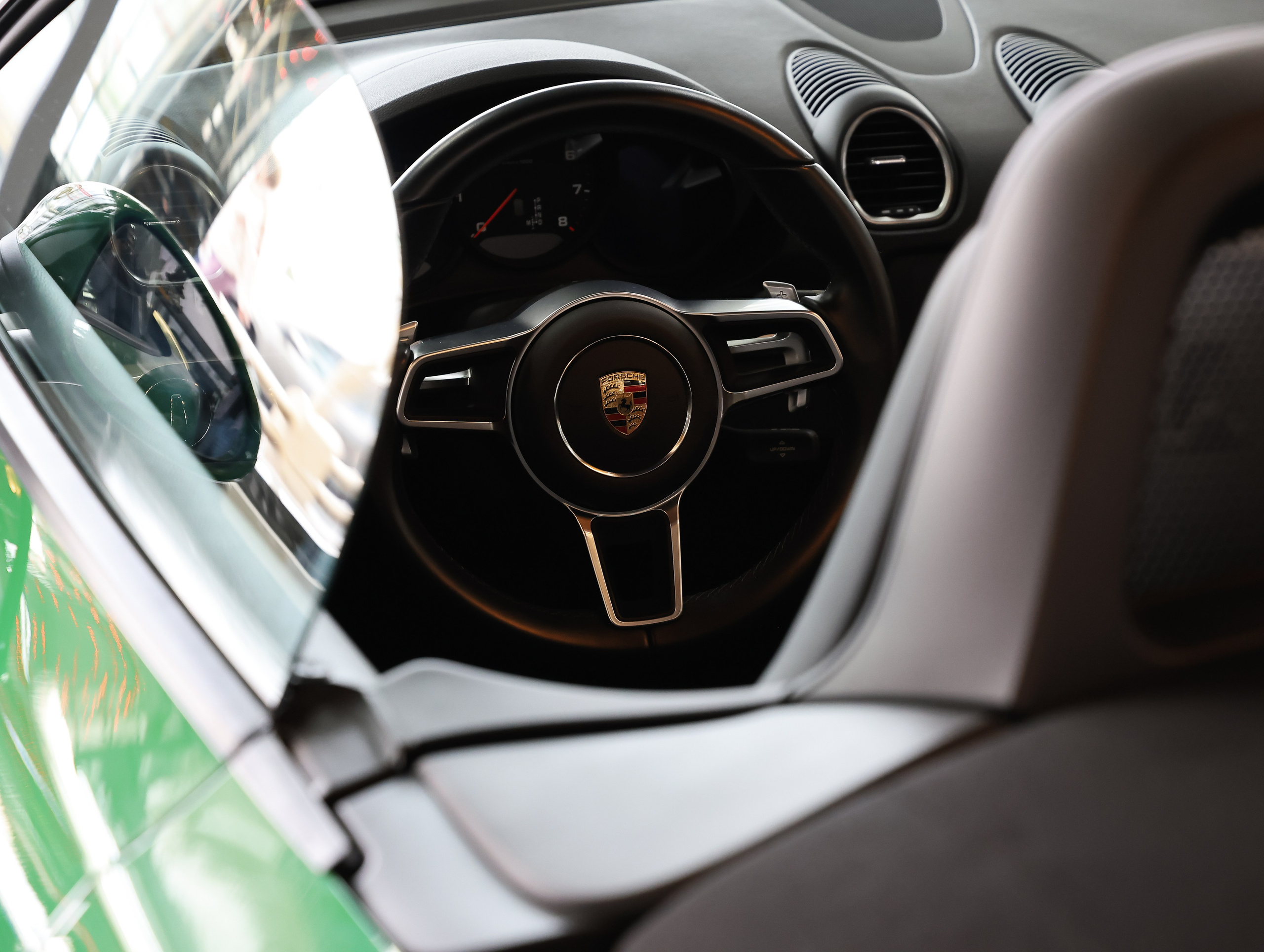 Porsche Boxster. NK