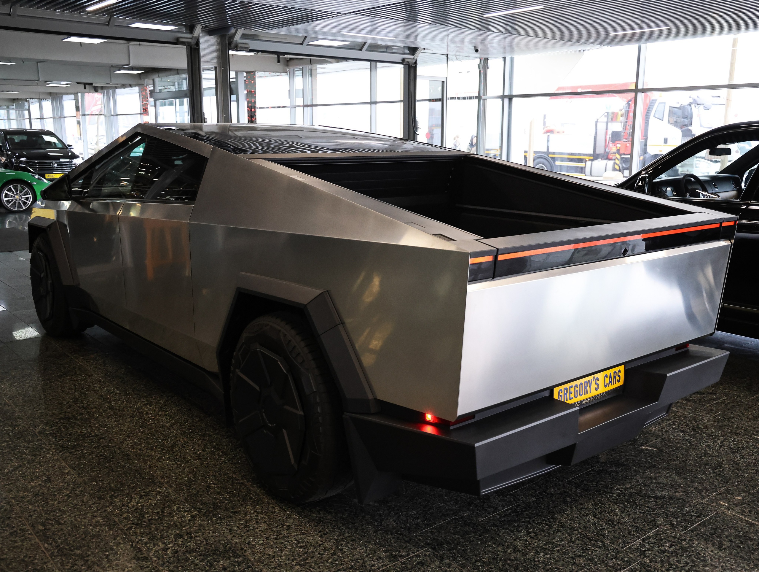 Tesla Cybertruck. NK